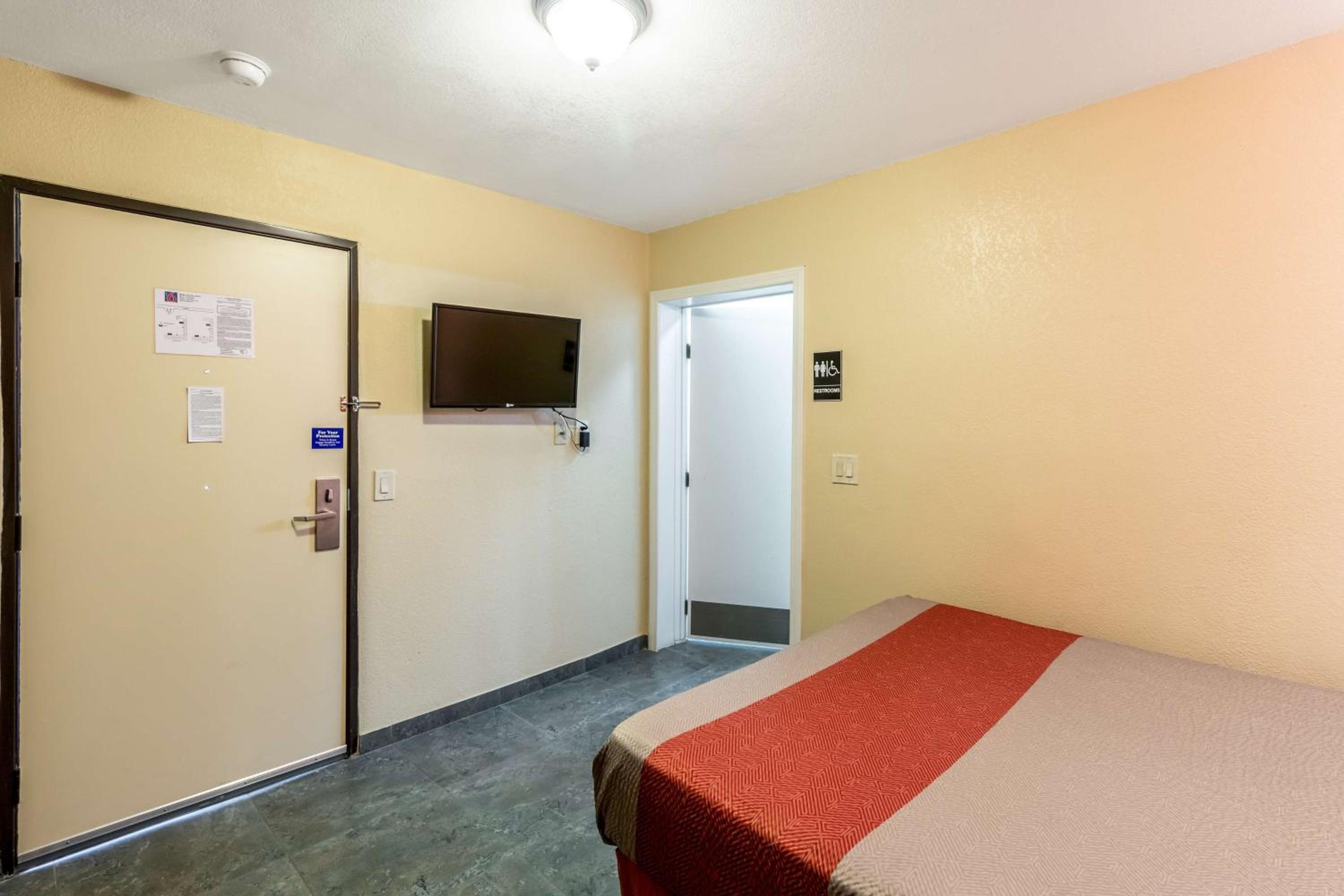 Motel 6-Blythe, CA - South