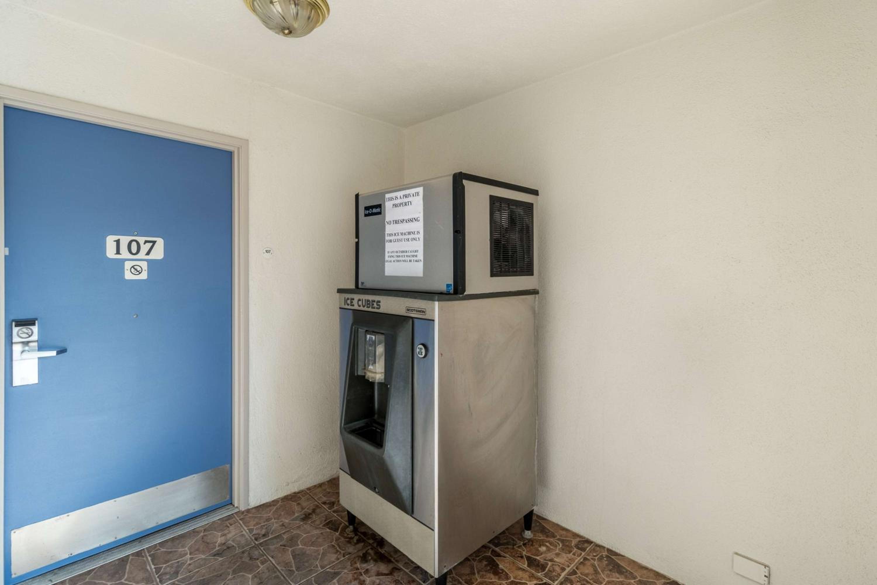 Motel 6-Blythe, CA - South