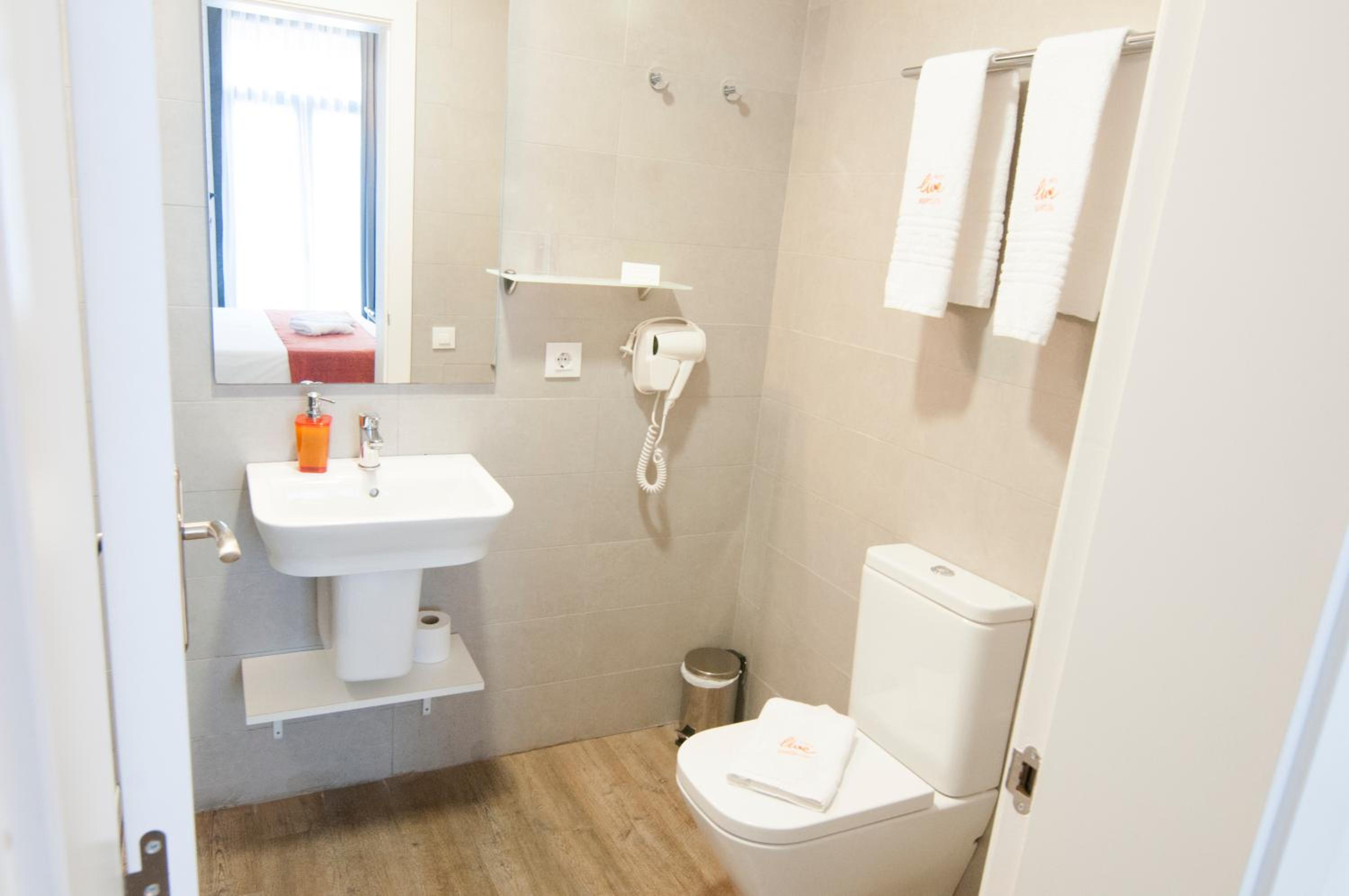 Hostal Live Barcelona