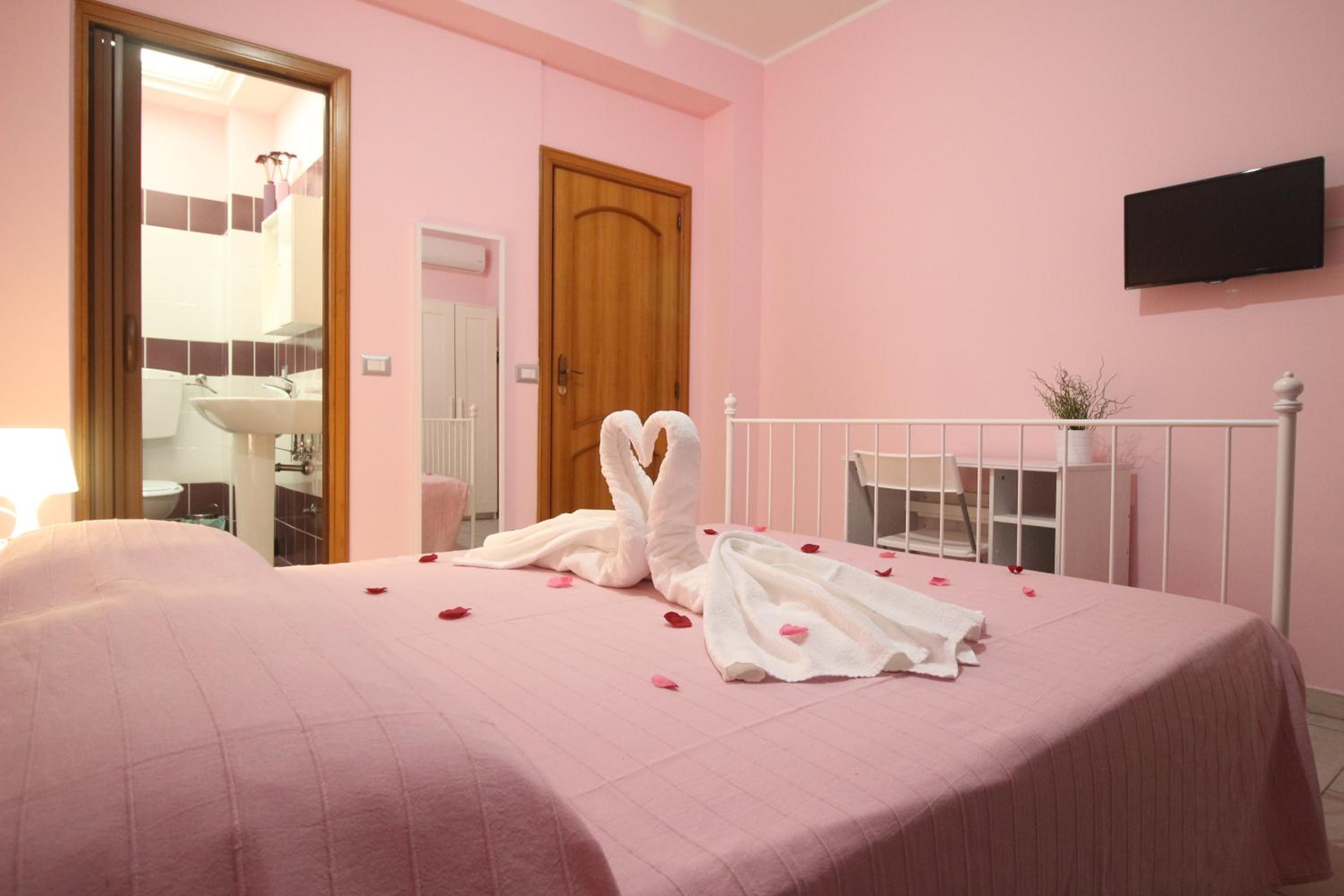 Nemi rooms