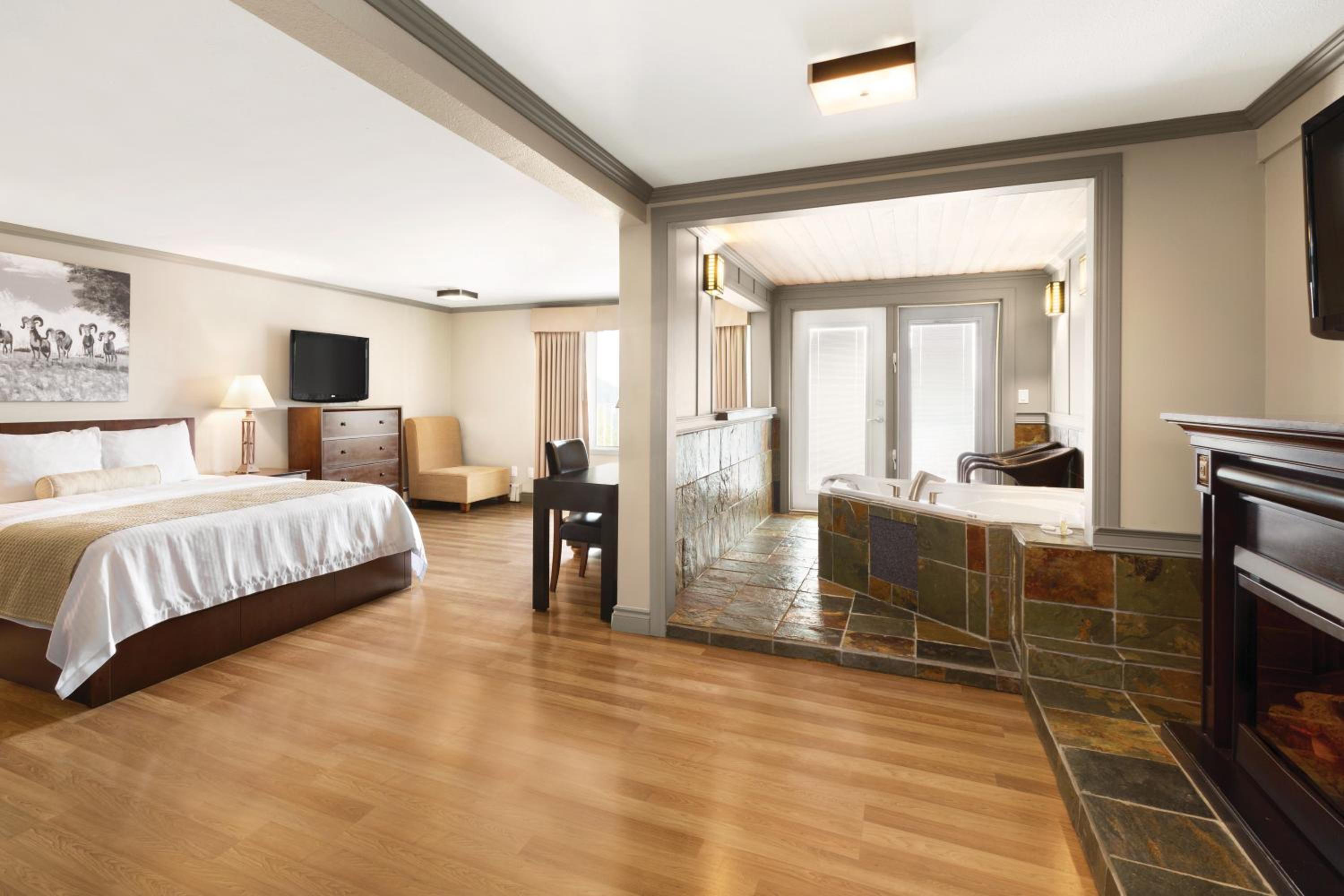 Golden Vacations - Days Inn by Wyndham Golden - Property Image 26