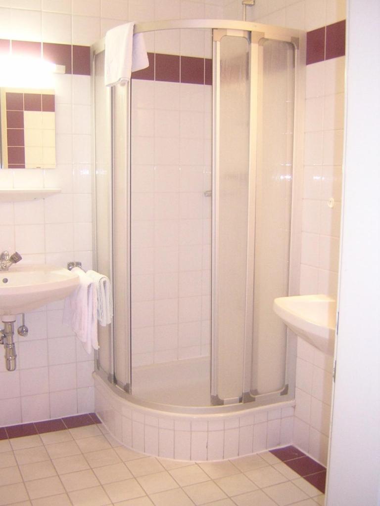 Photo 42
