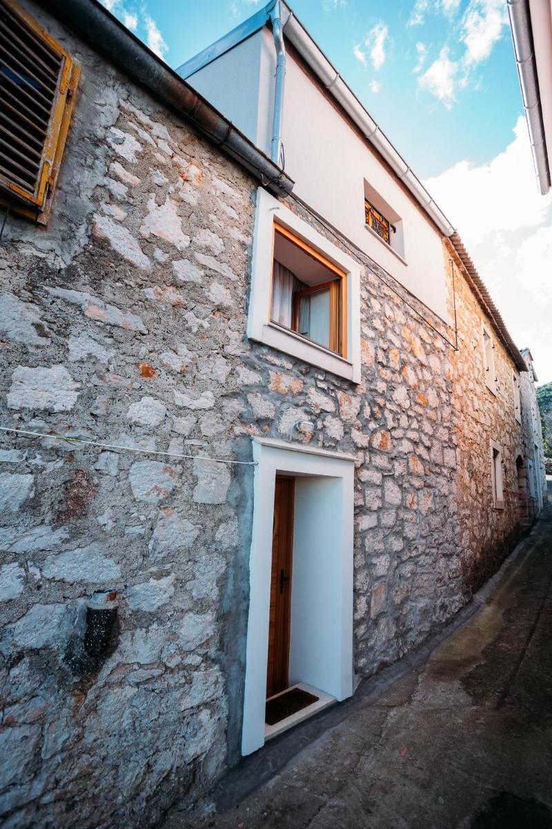 Charming old stone house view 3