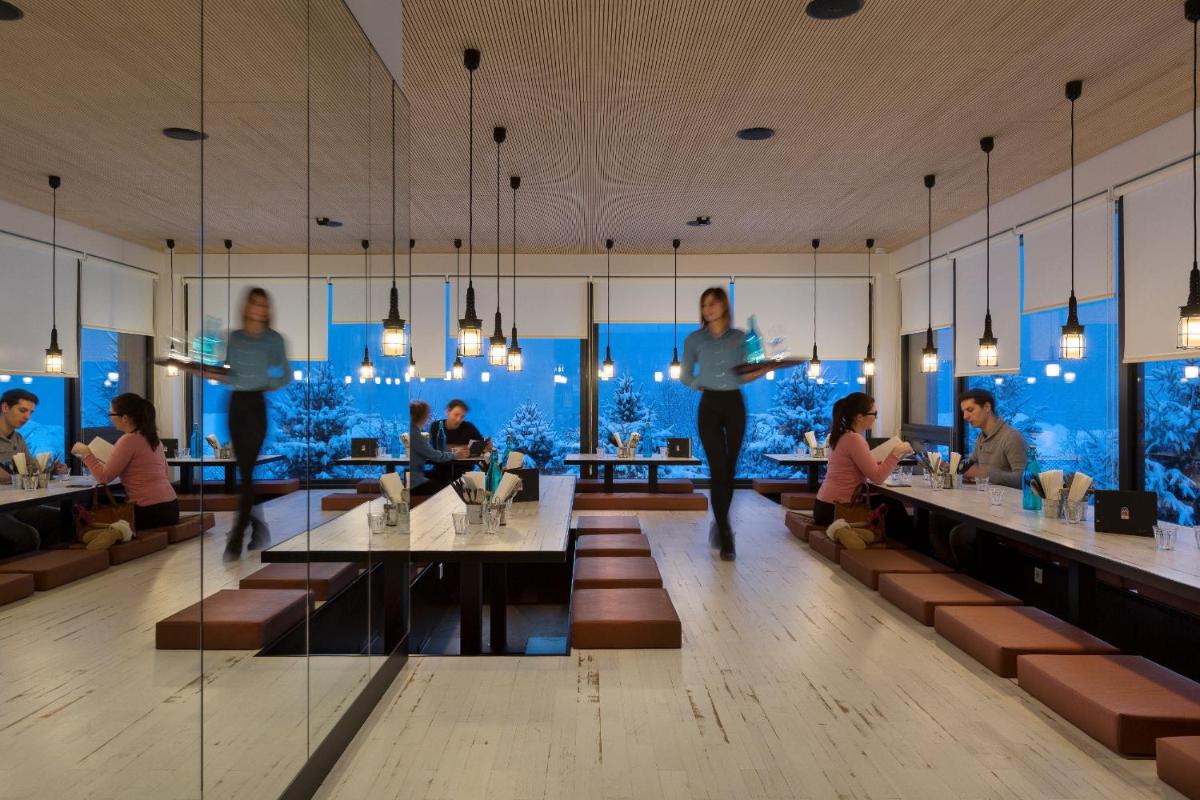 restaurant