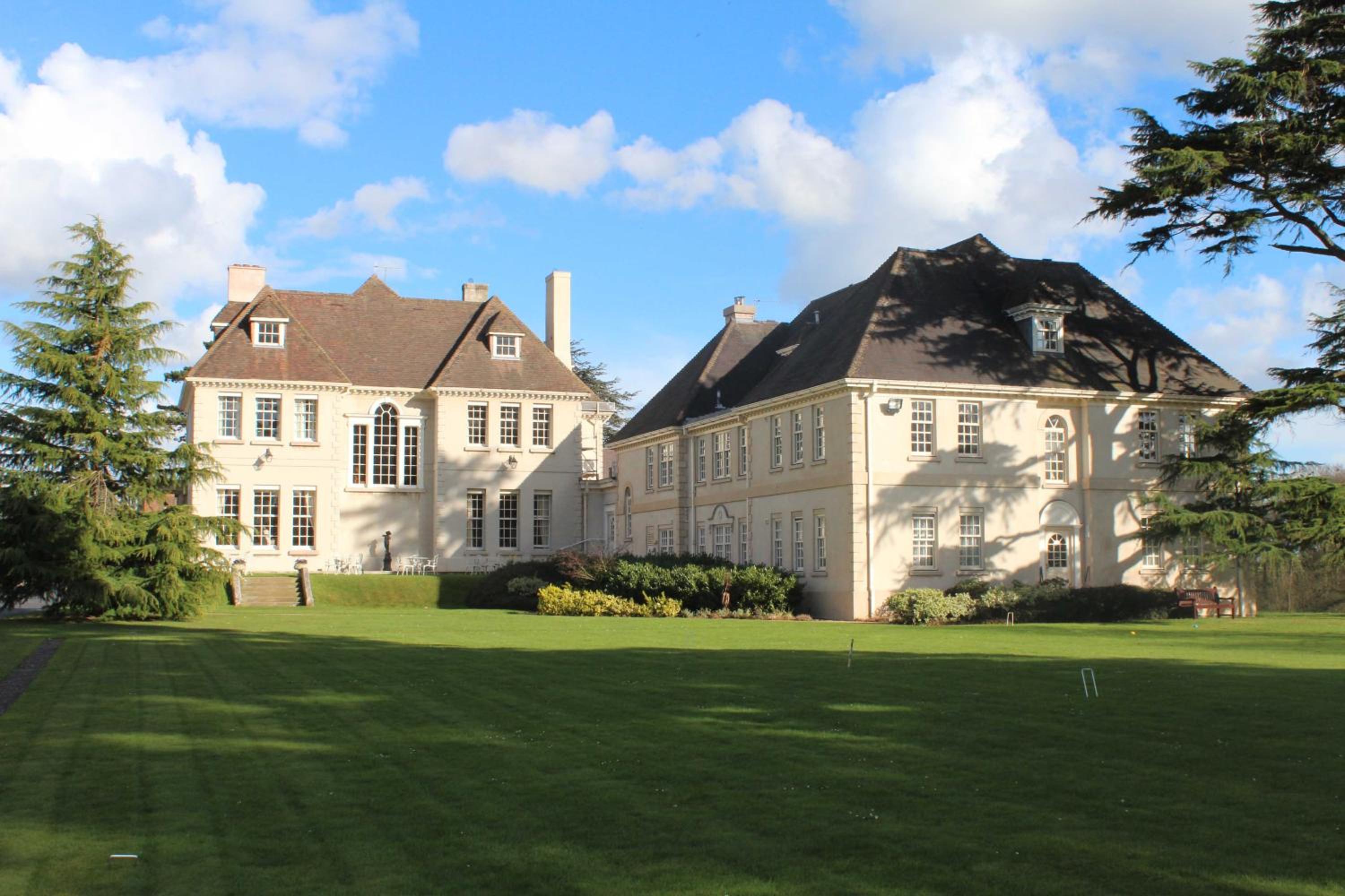 Hotel Brockencote Hall