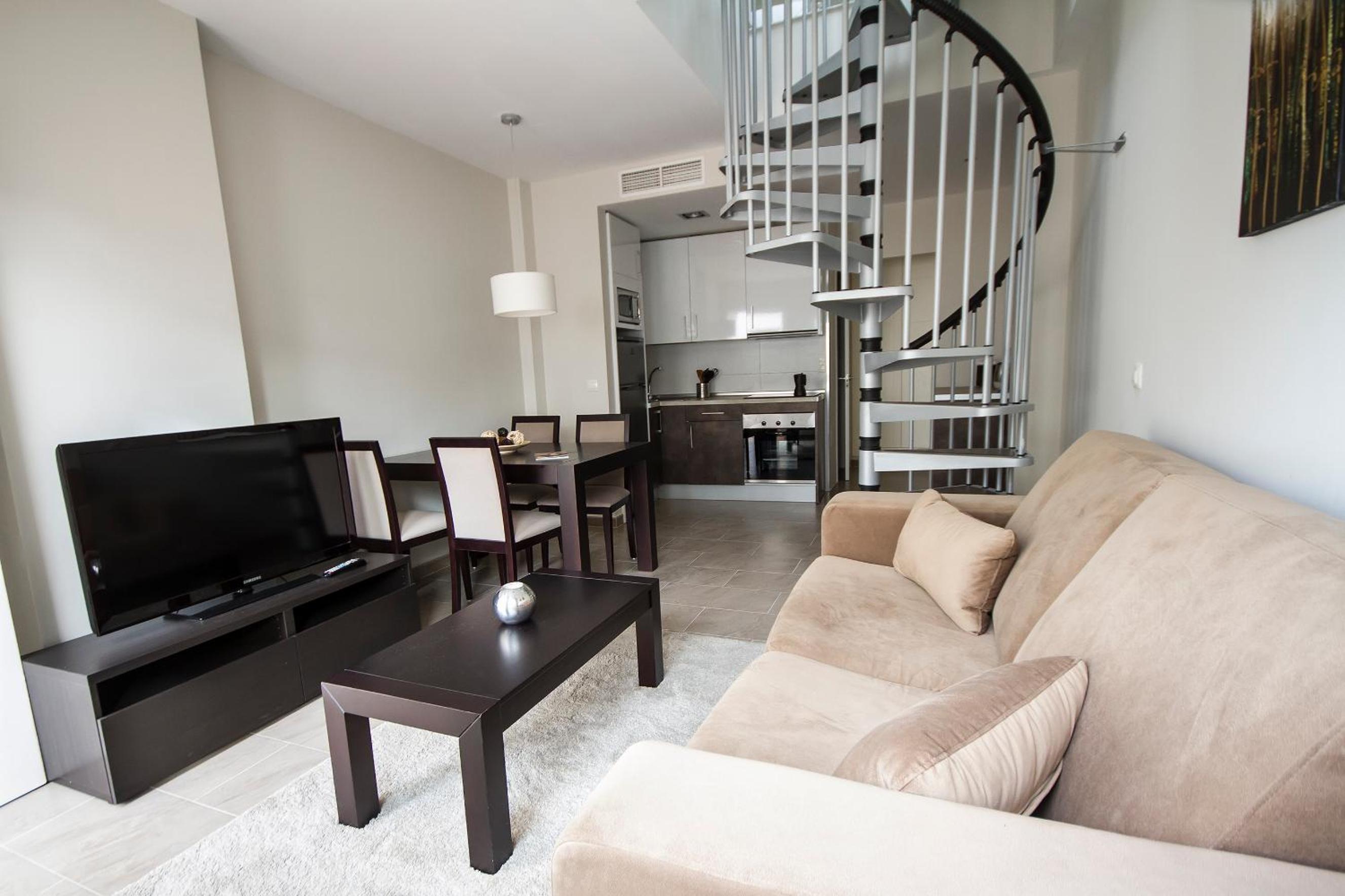 Apartamentos Pinar Málaga Centro - Carretería