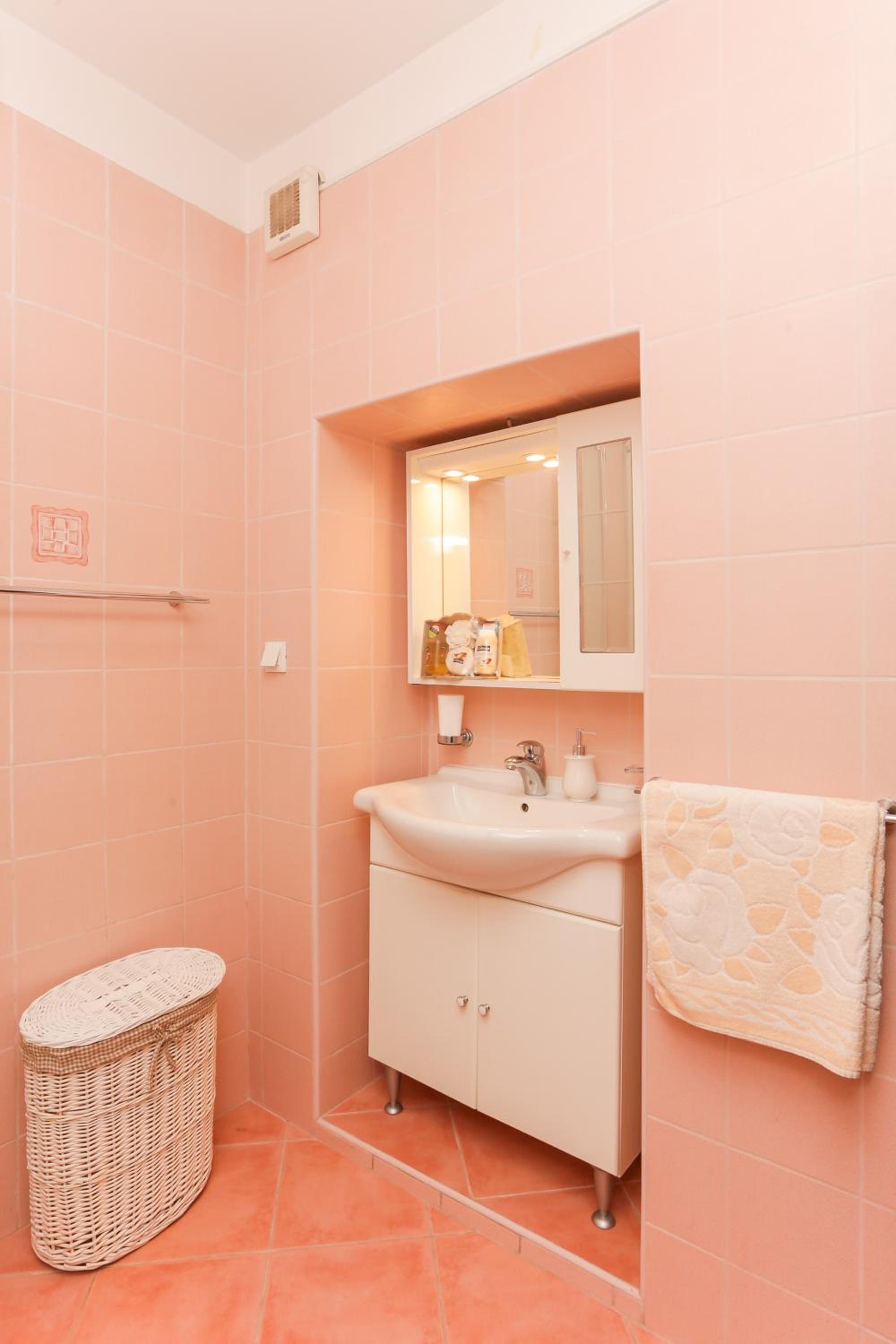 Stone House Apartment