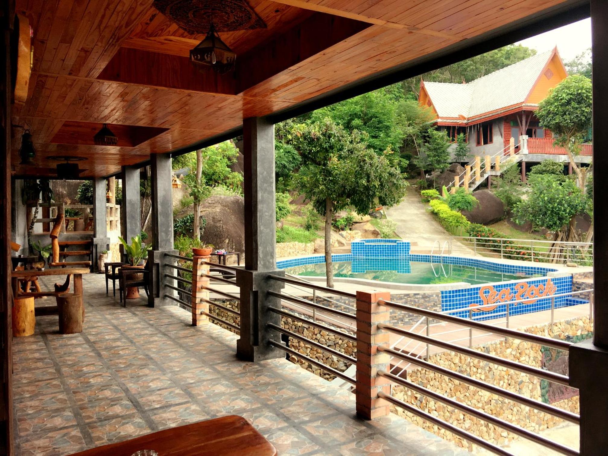 Sea Rock Resort