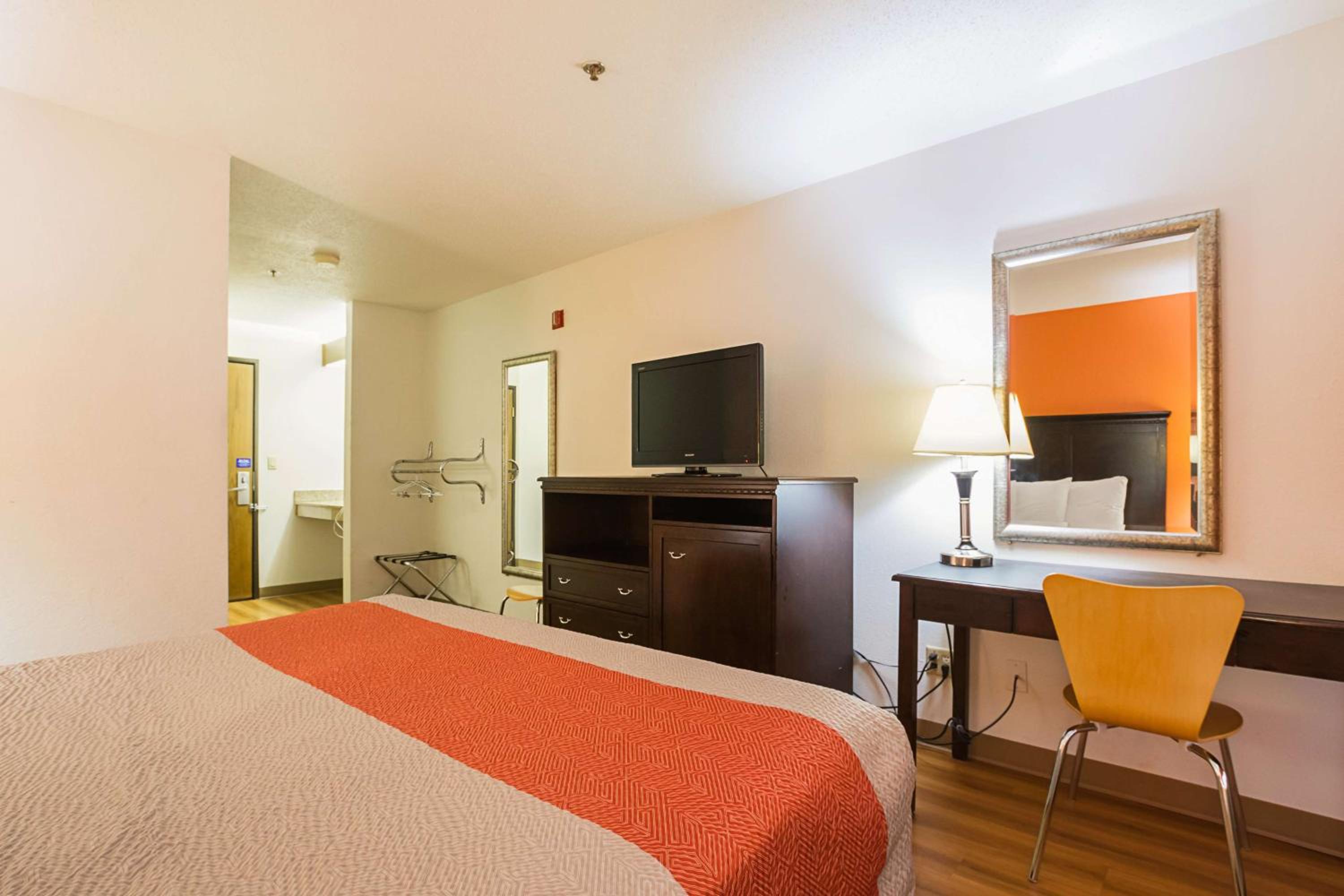 Motel 6-Waterloo, IA - Crossroads Mall - Cedar Falls - Property Image 26