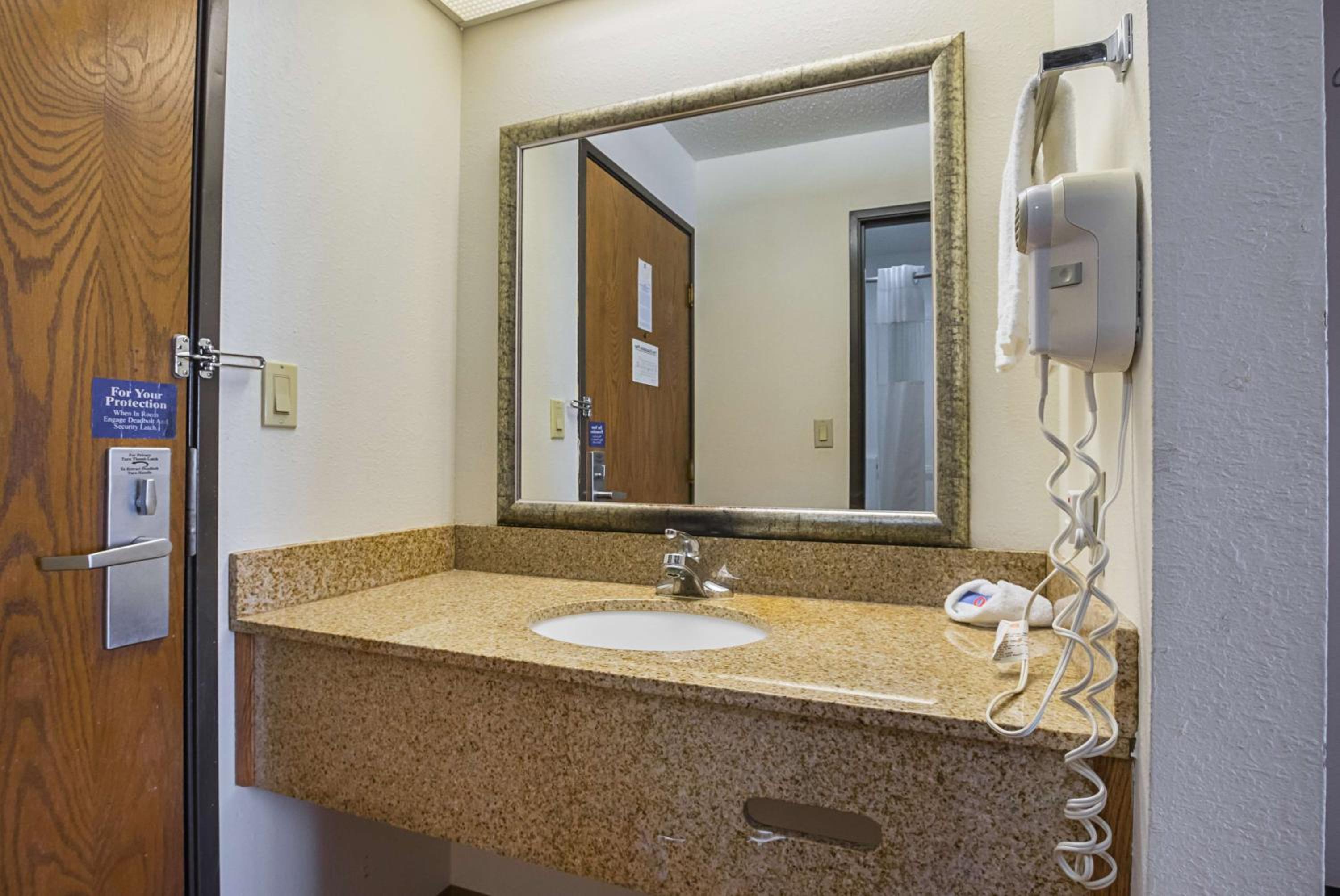 Motel 6-Waterloo, IA - Crossroads Mall - Cedar Falls - Property Image 9