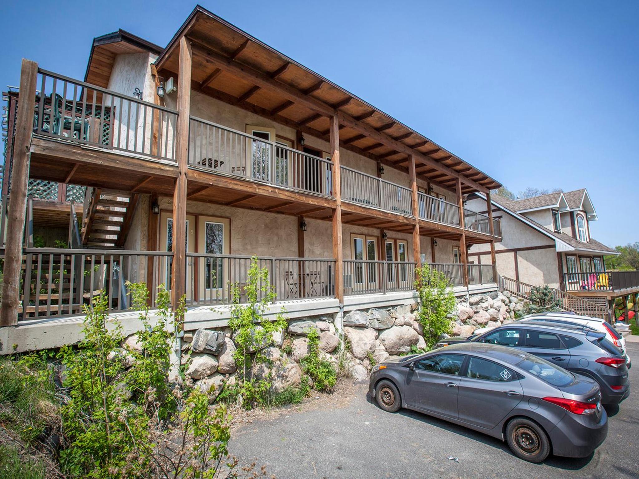 Timberland Inn