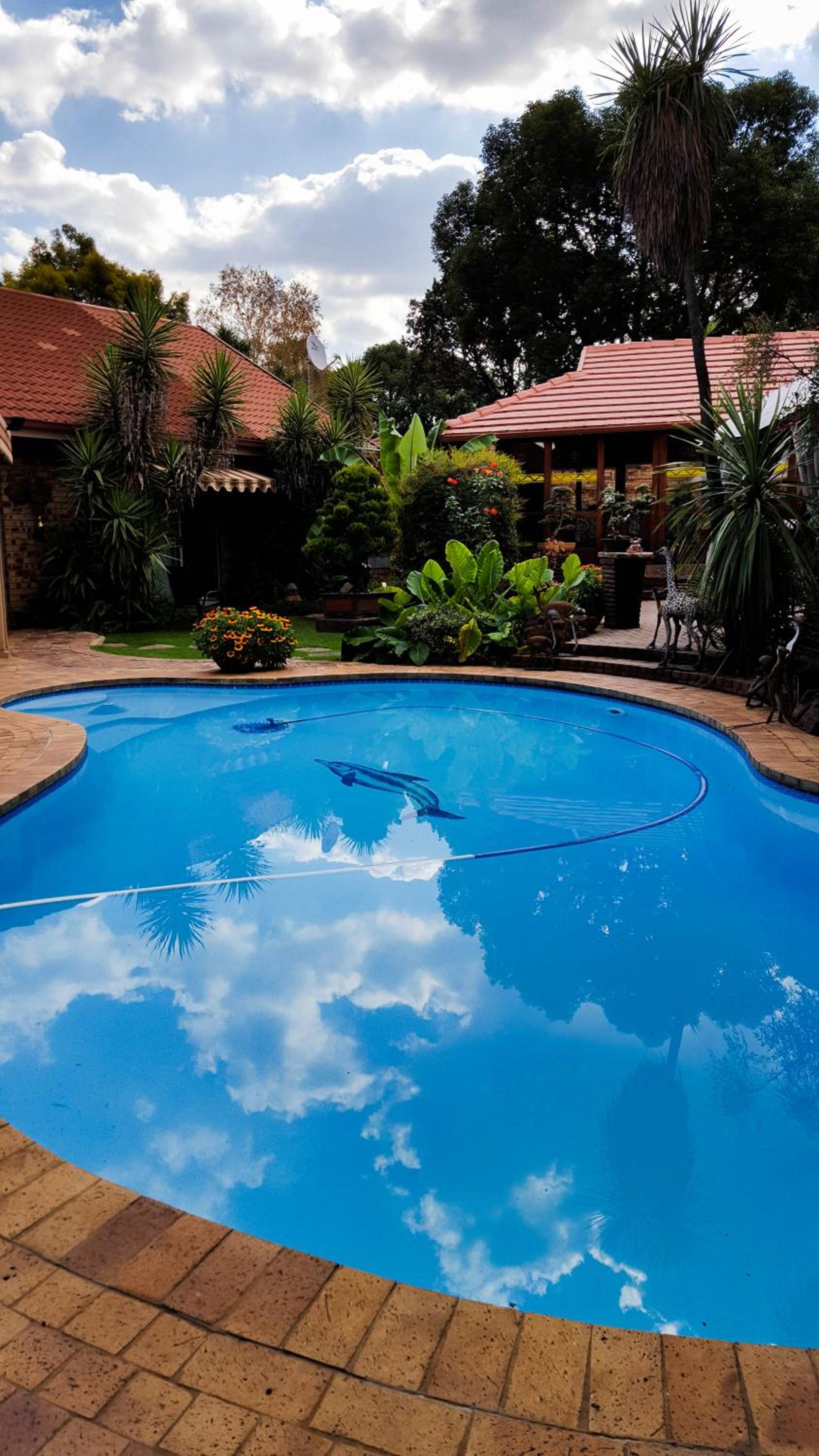 Aark Guest Lodge