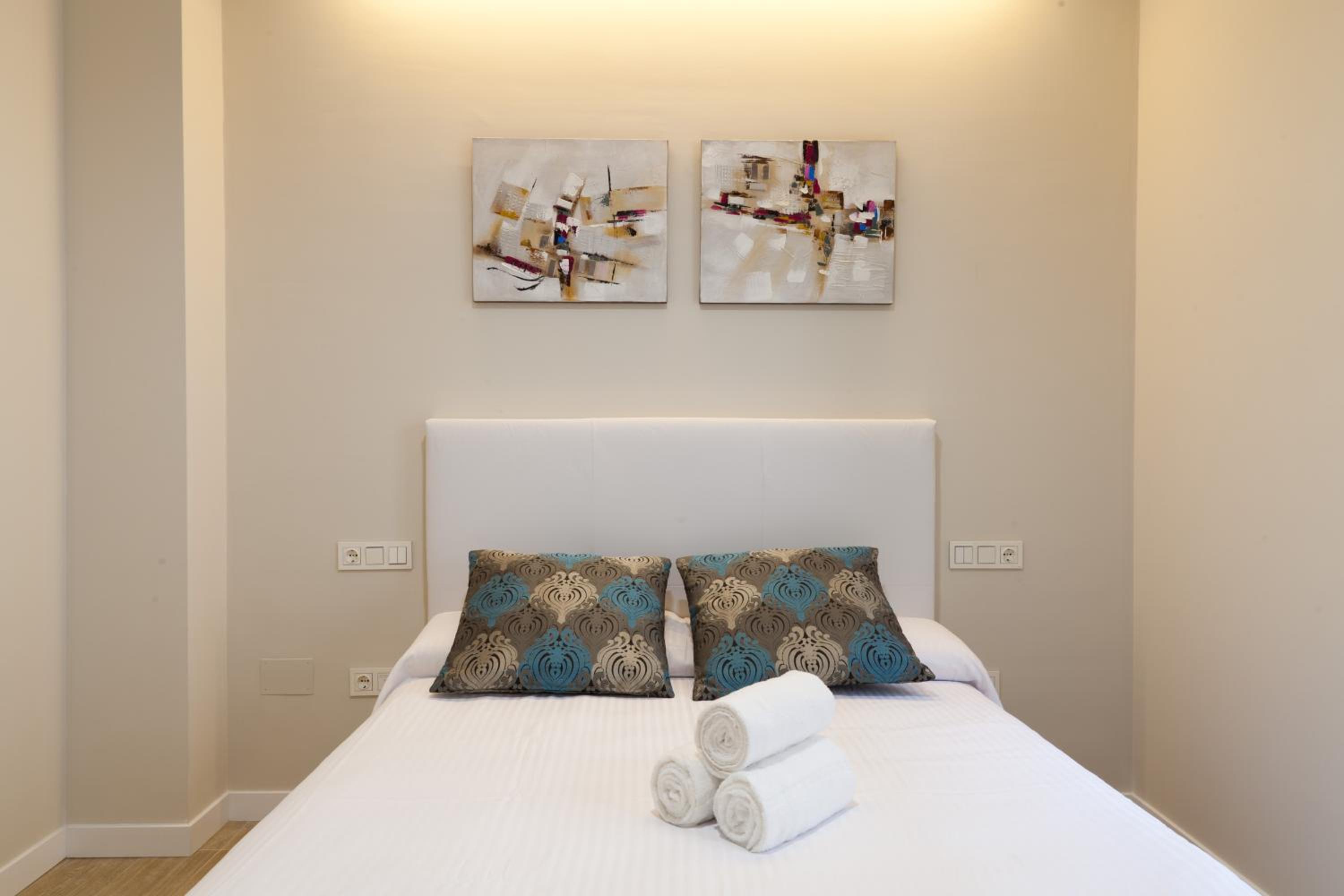 Apartamentos Pinar Málaga Centro - Carretería