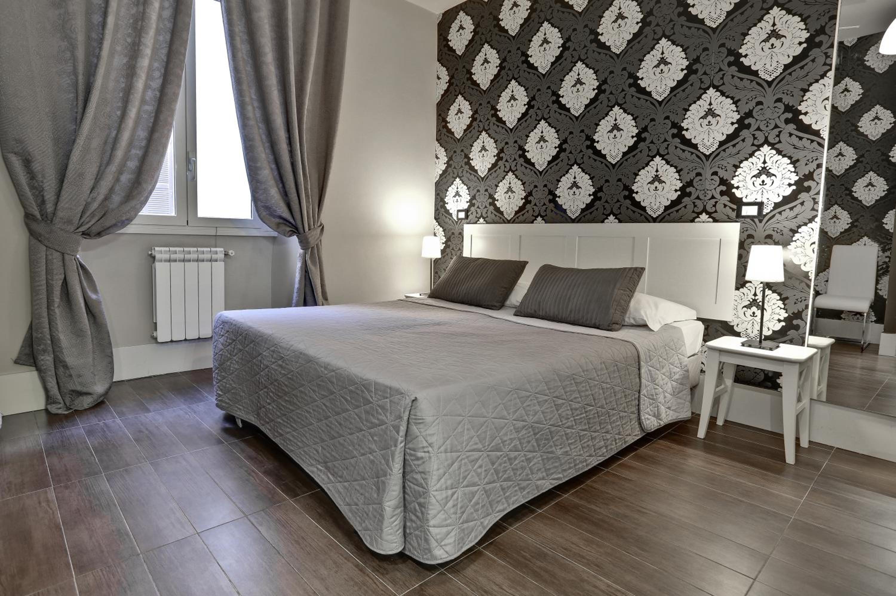 AmoRoma Suite