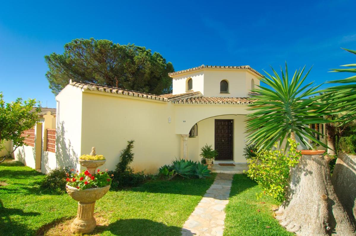 Beach House Las Chapas photo 3