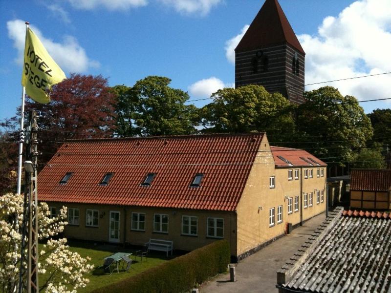 Photo 19
