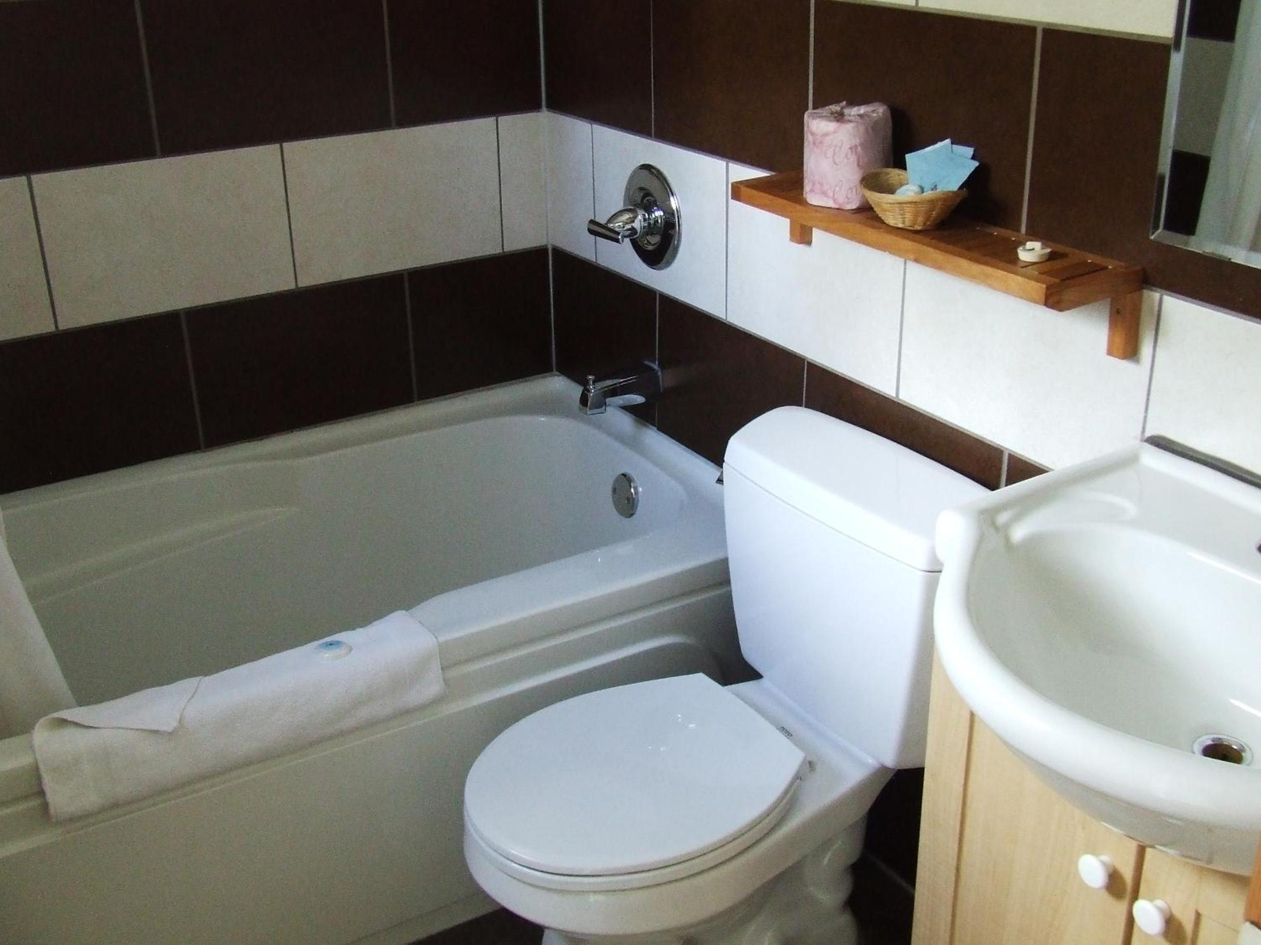 Golden Vacations - Ponderosa Motor Inn - Property Image 38