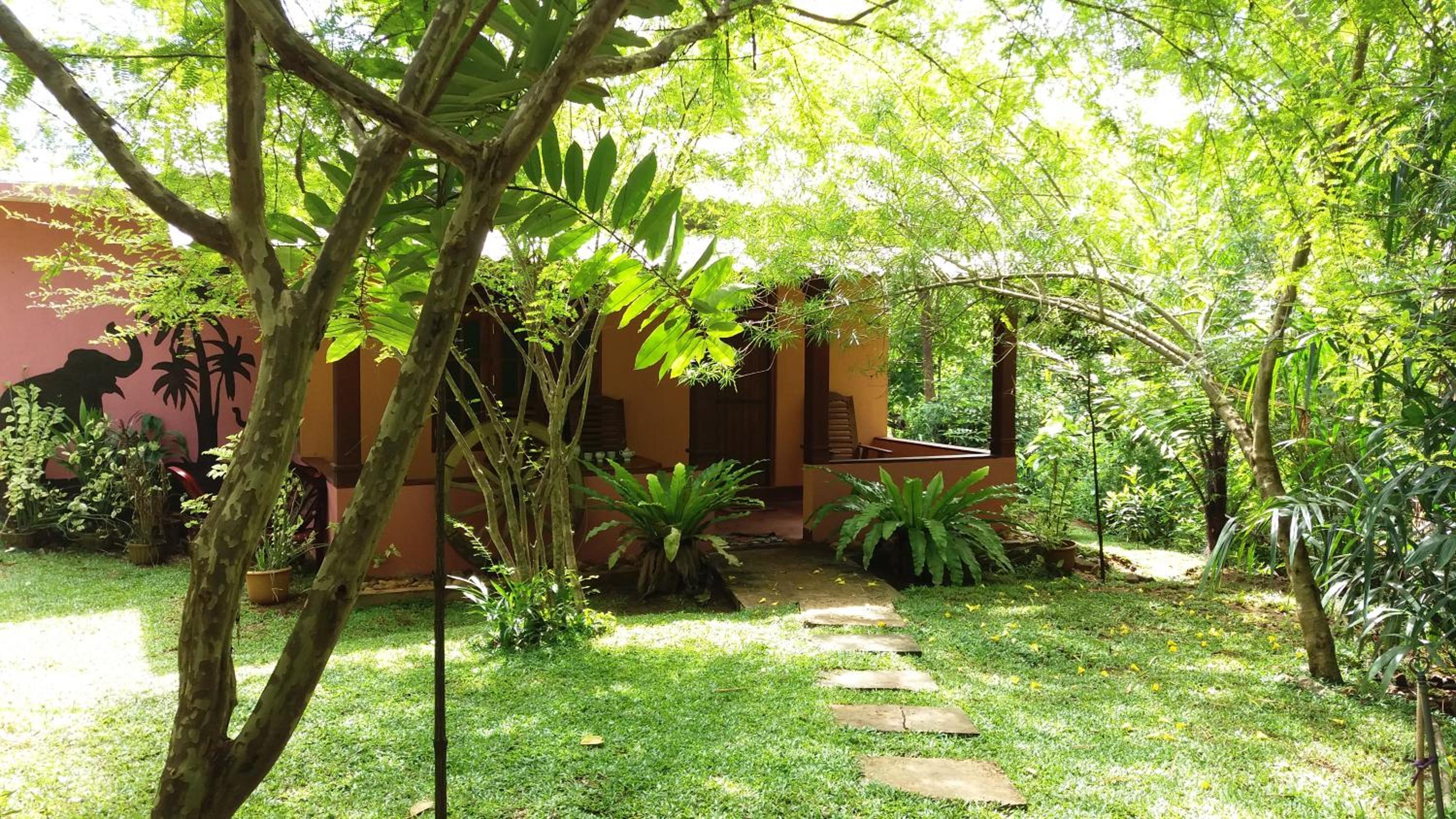 Blue Sapphire Safari Lodge, Udawalawe