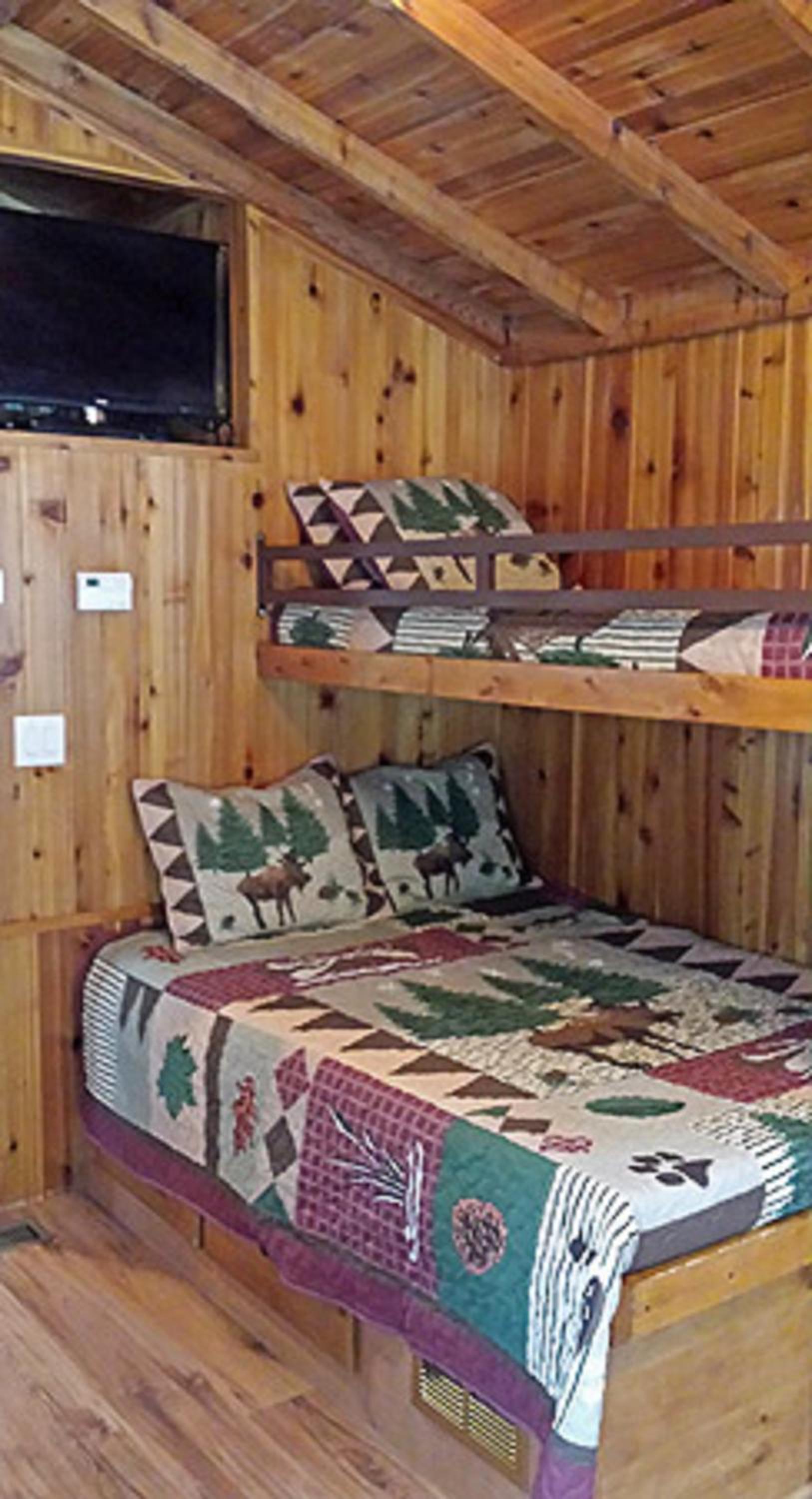 Mount Vernon Camping Resort Studio Cabin 5 view 4