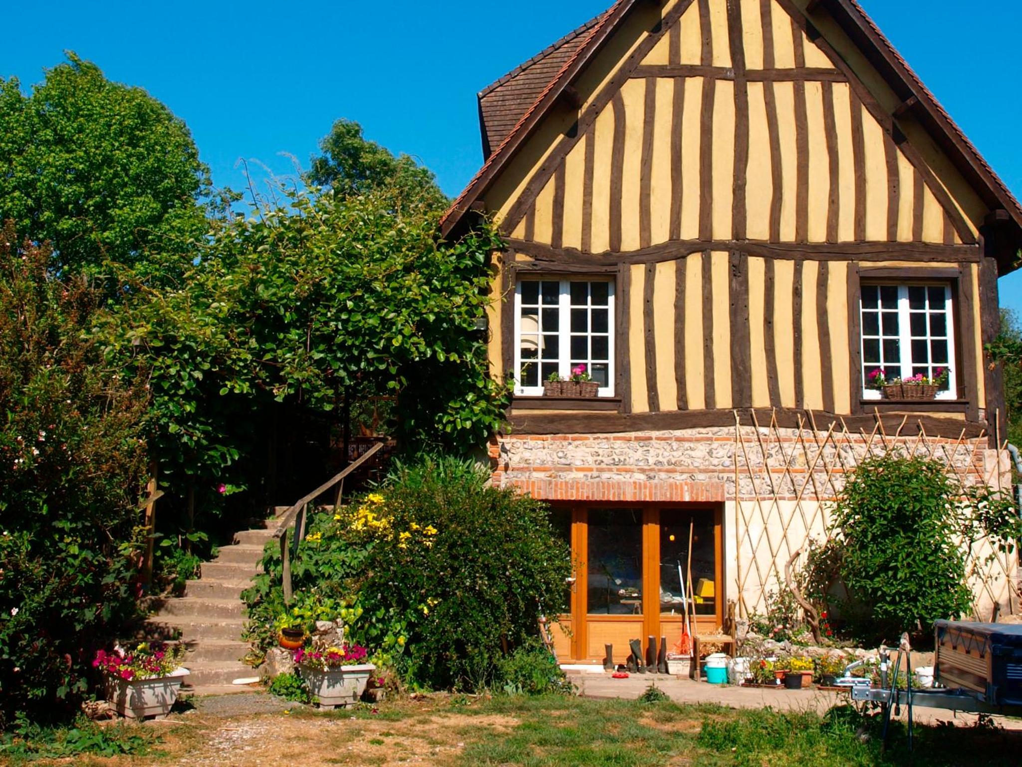 Le Pré Sainte-Anne view 2