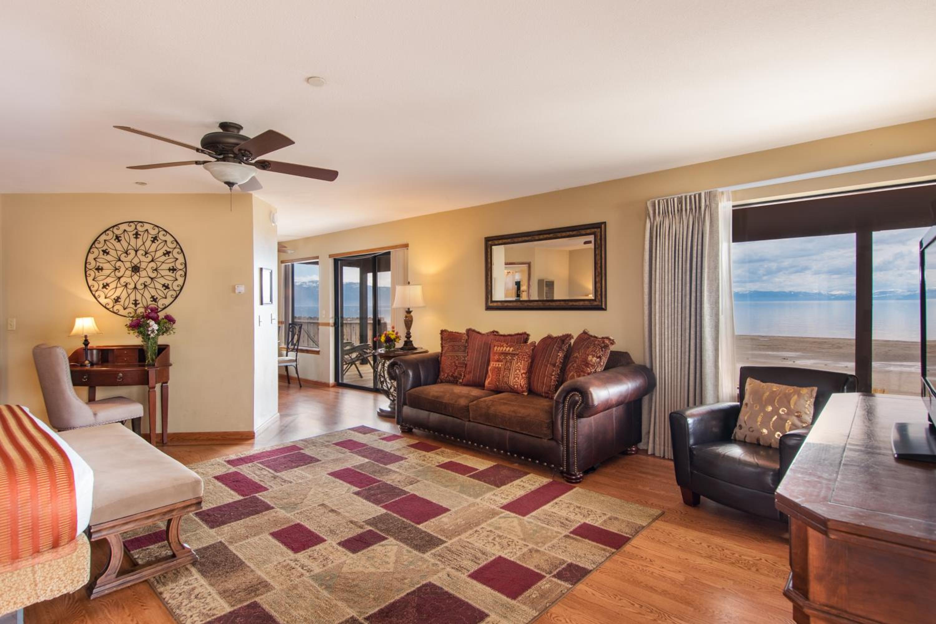 Mourelatos Lakeshore Resort - Property Image 37