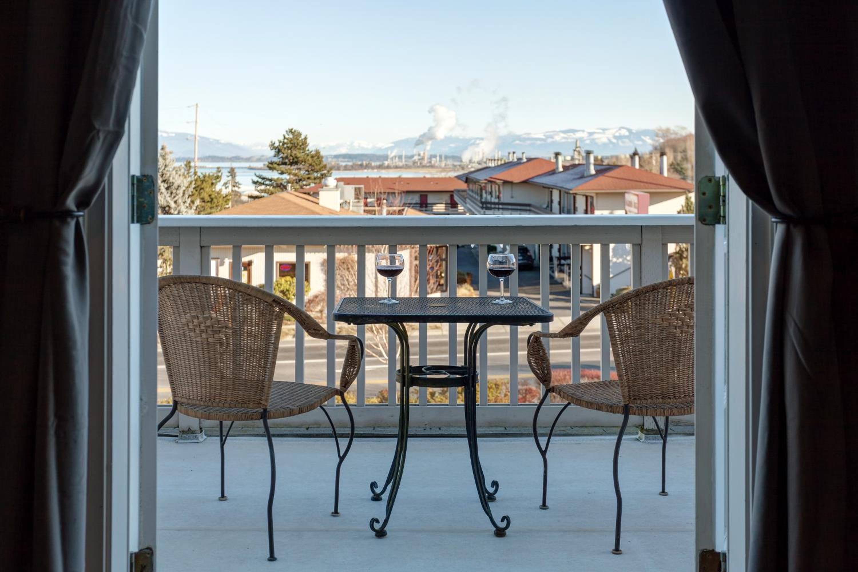 Nantucket Inn - Anacortes