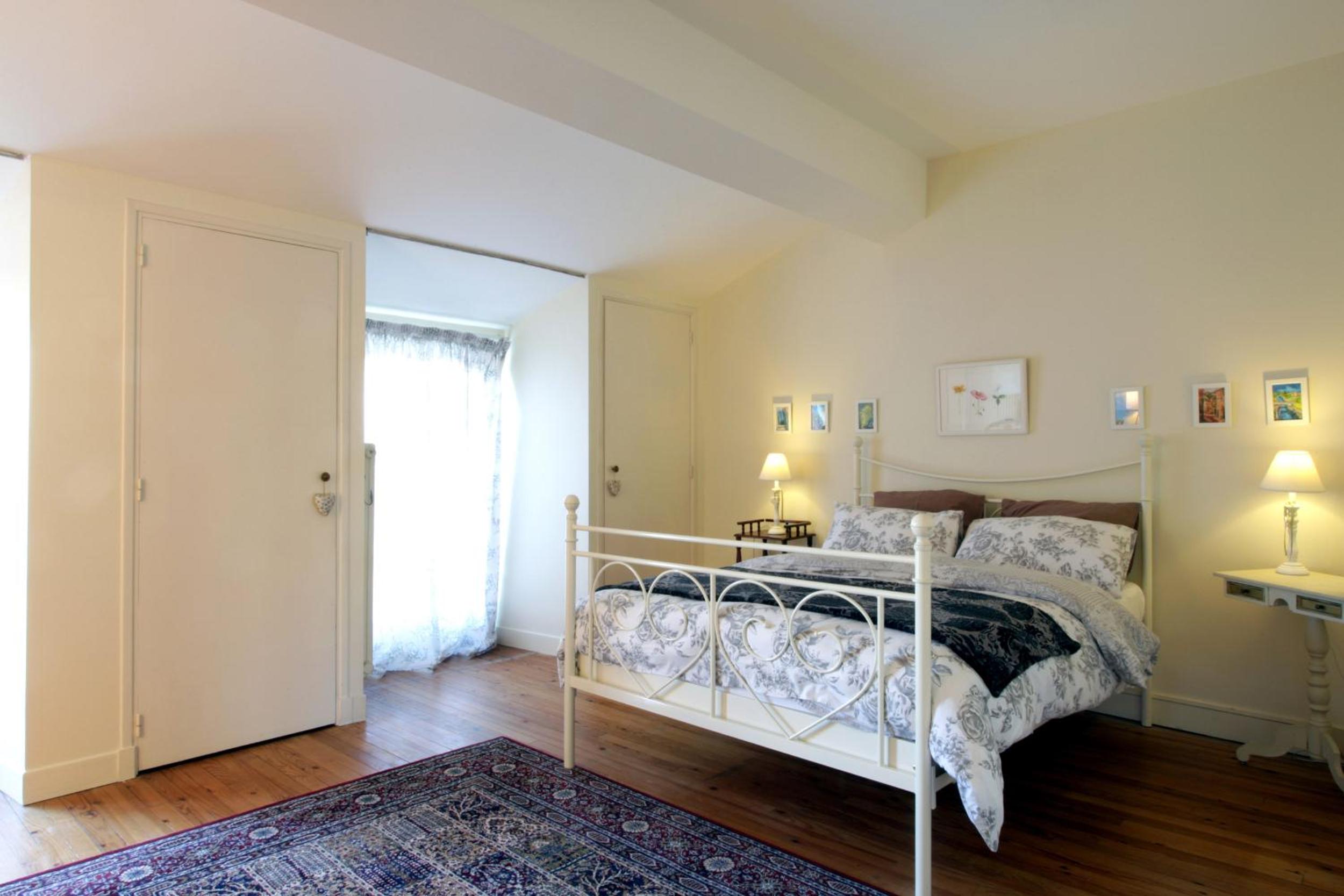 Maison de maître à BRAM # Jacuzzi view 5