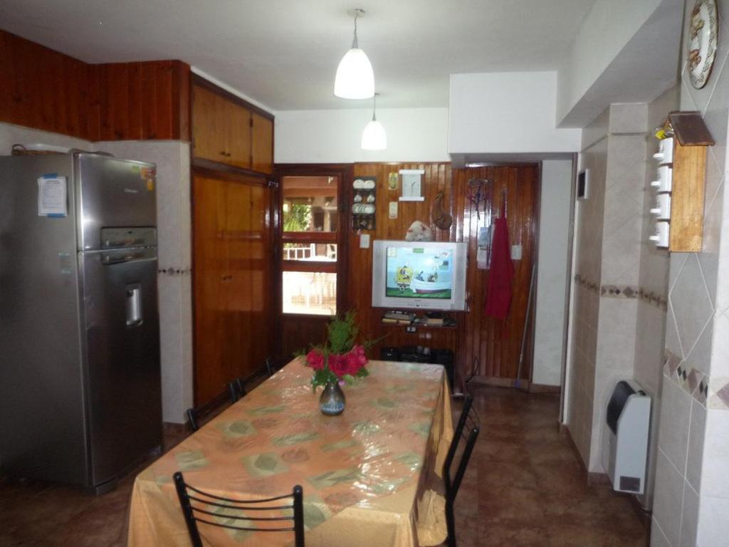 Chalet familiar adosado Rosas Rojas