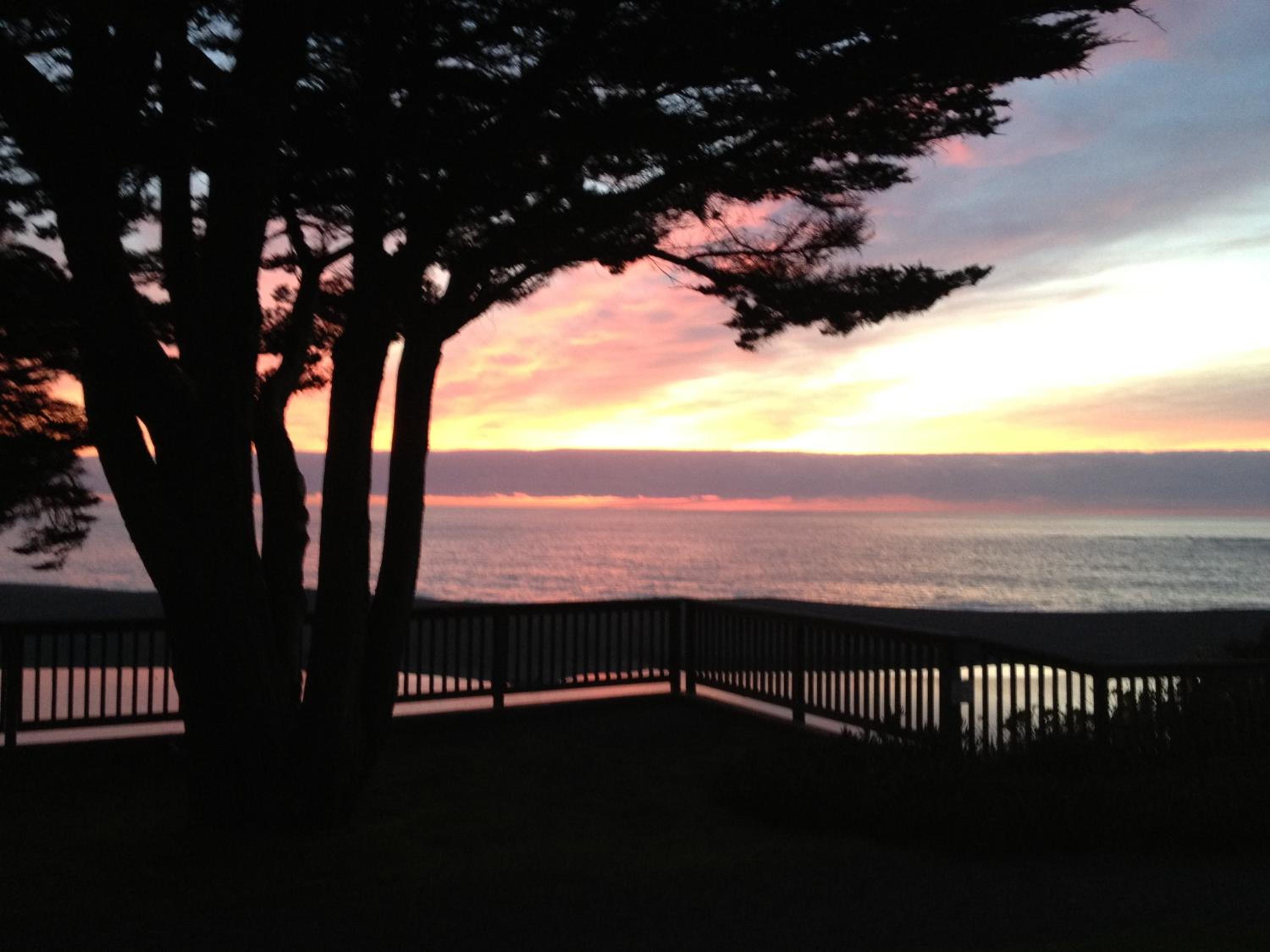Gualala Surf Inn on the ocean bluff view 5