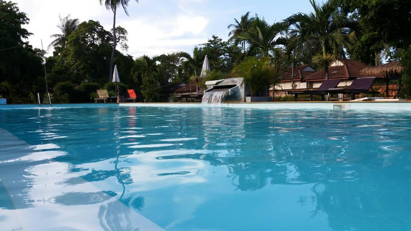 Lanta Long Beach Hostel