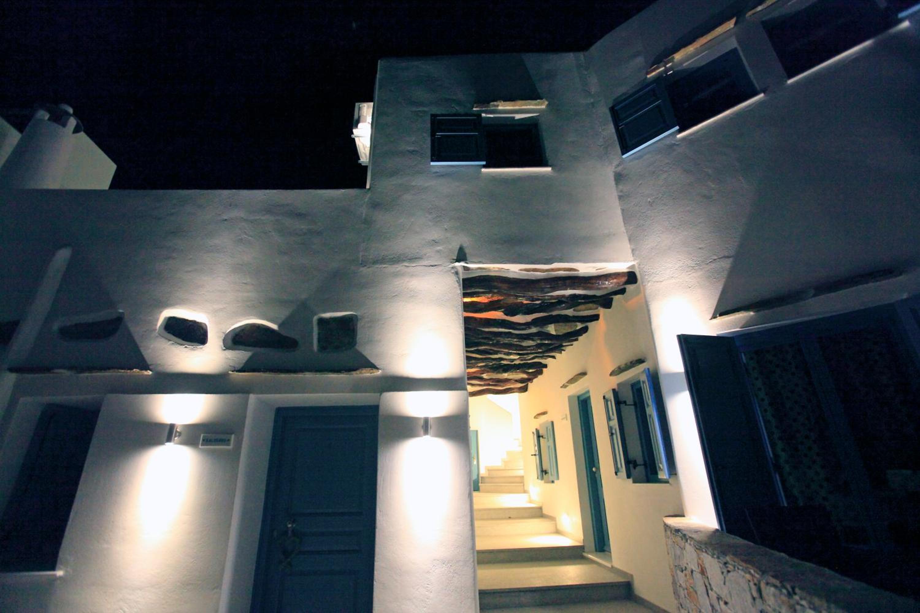 Hotel Stegadi Apartments Sikinos - Image 1