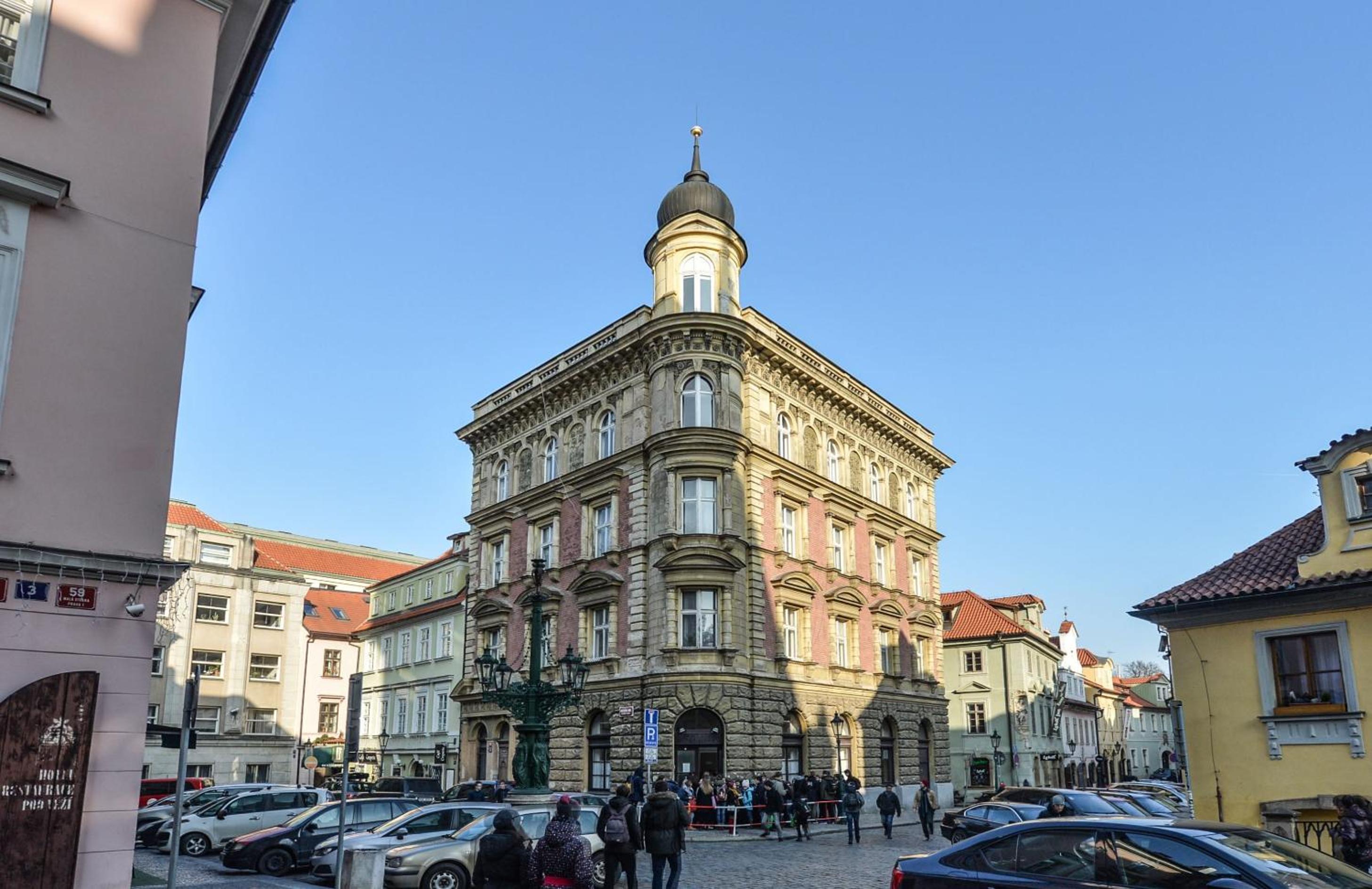 Amazing Charles Bridge Apartment