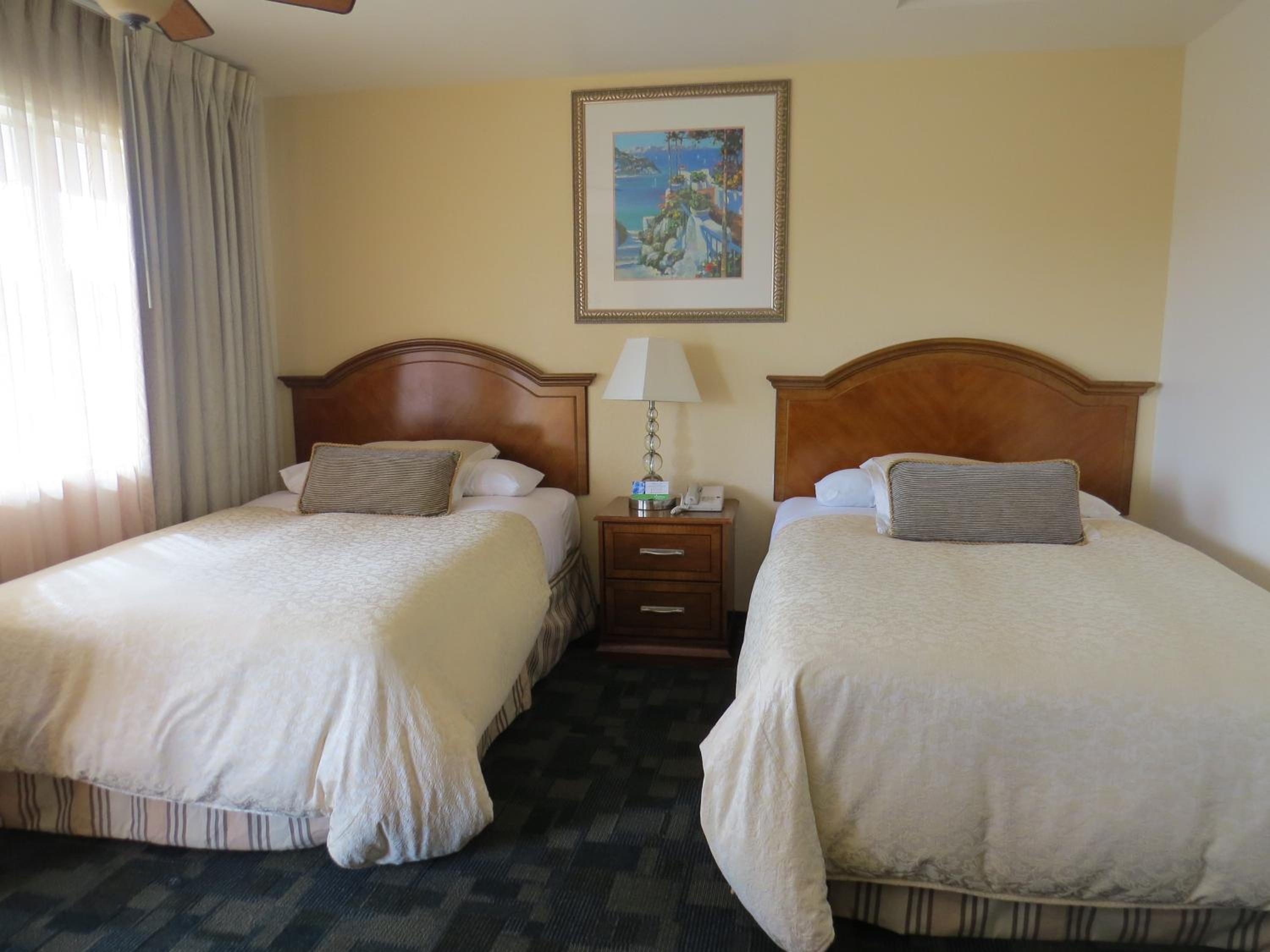 Laguna Lodge