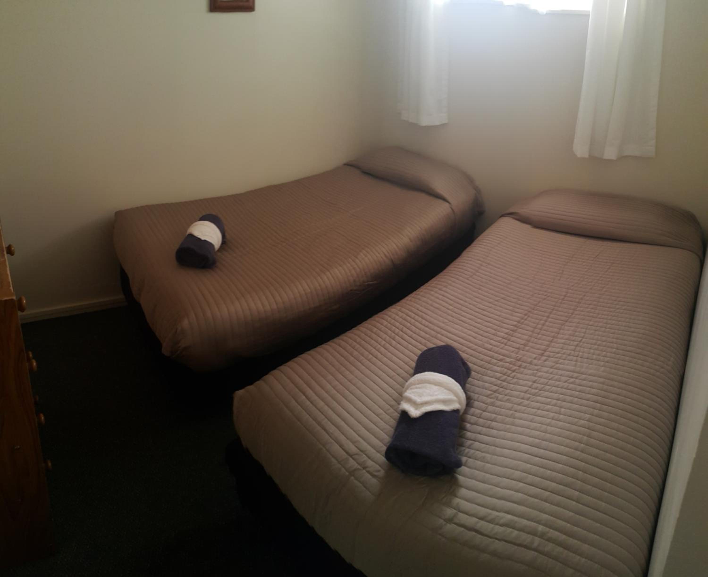 Camellia Court Family Motel
