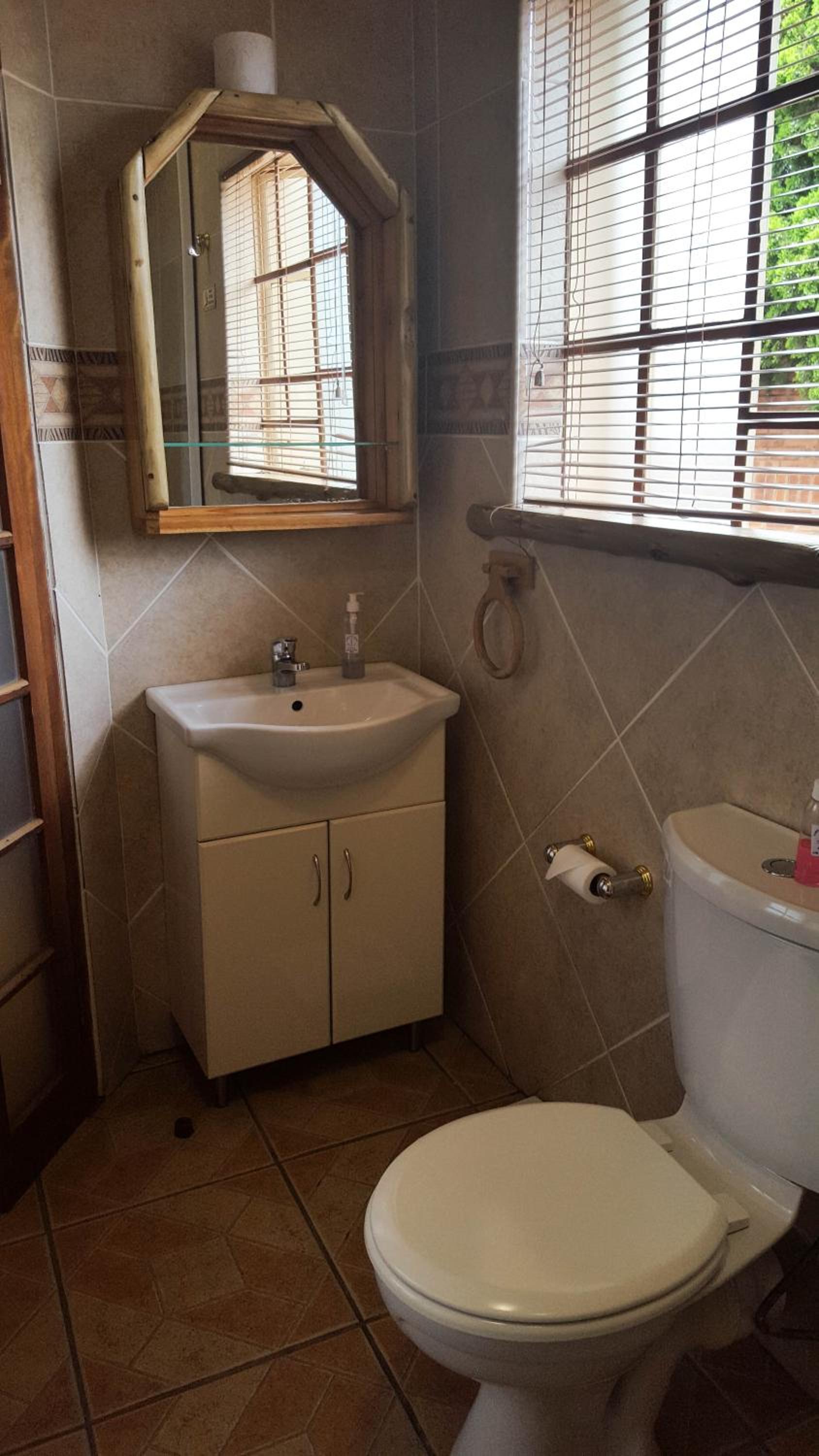 Aark Guest Lodge