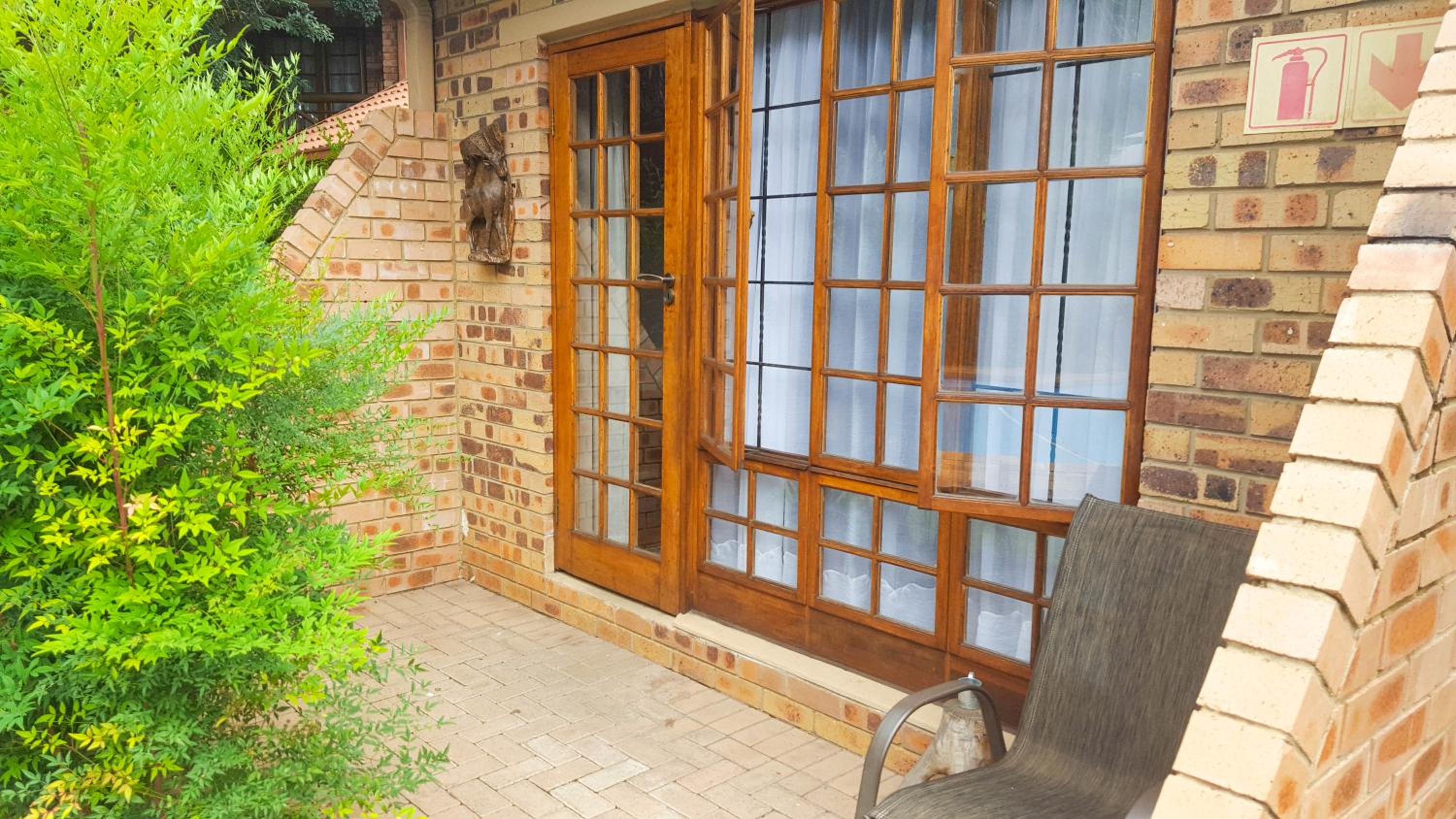 Aark Guest Lodge