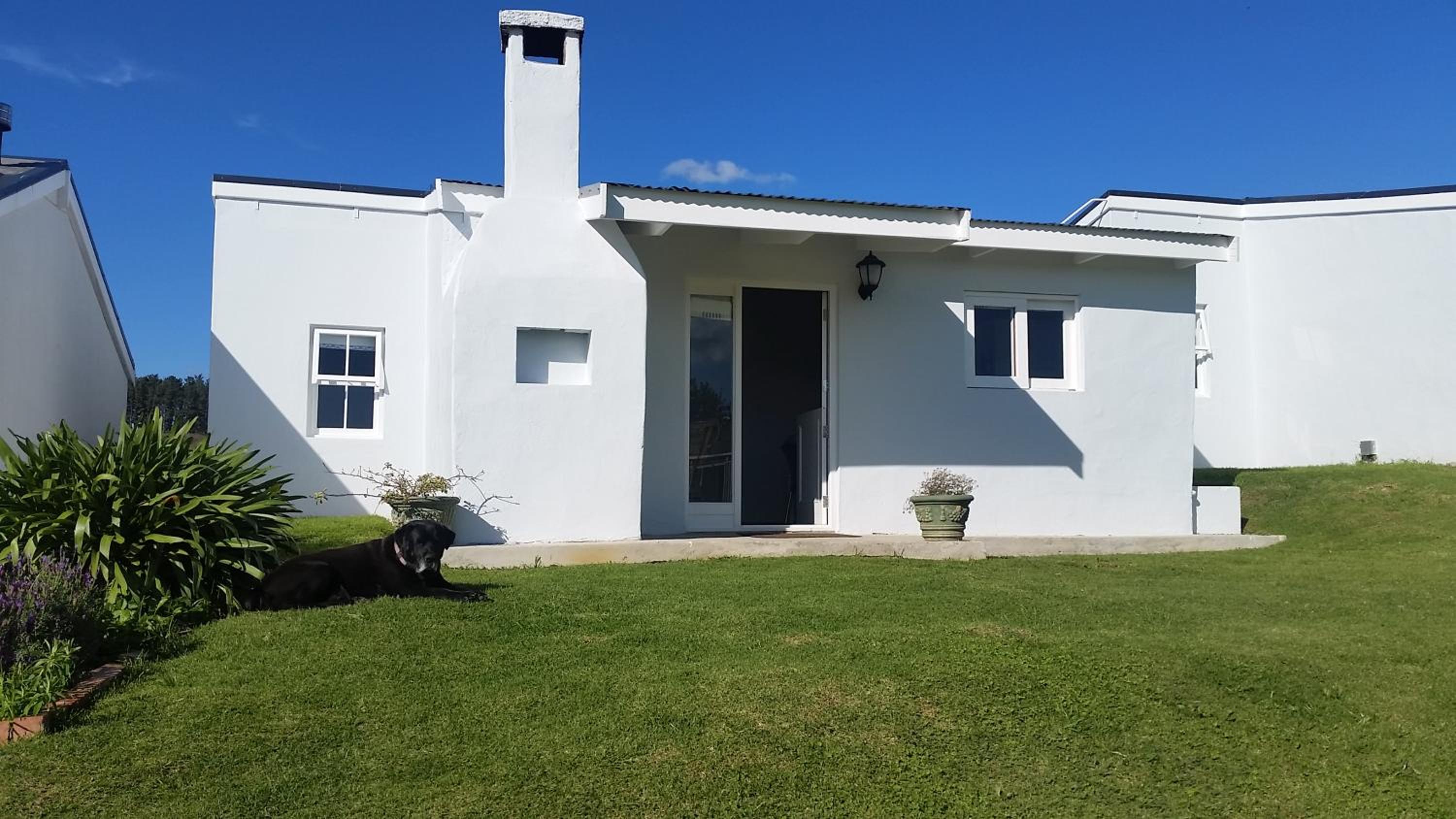 Paul Wallace Wines & Cottages