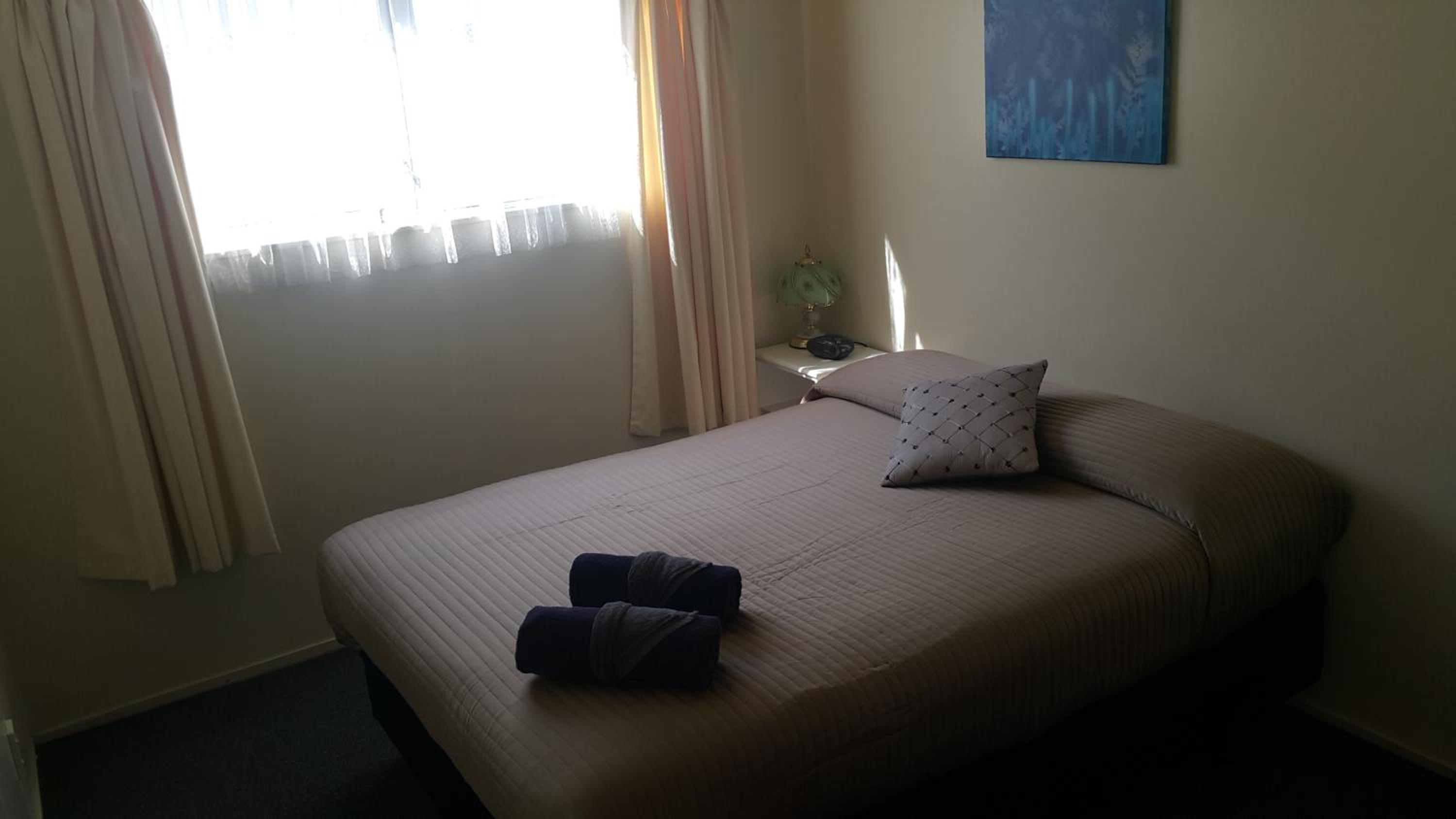 Camellia Court Family Motel