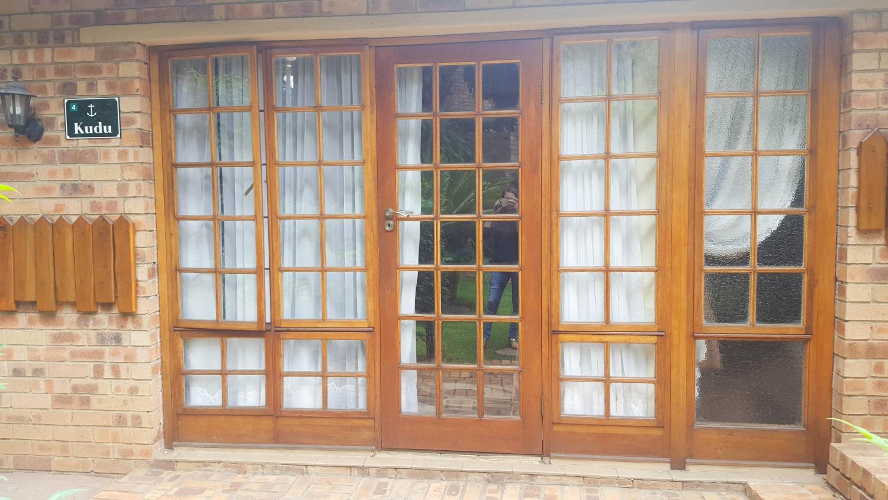 Aark Guest Lodge
