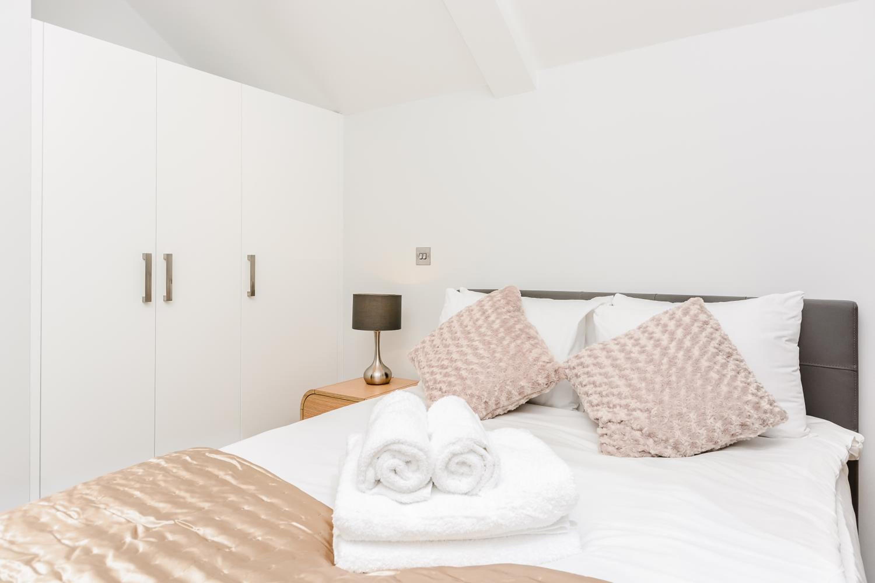 Ibis House by Viridian Apartments