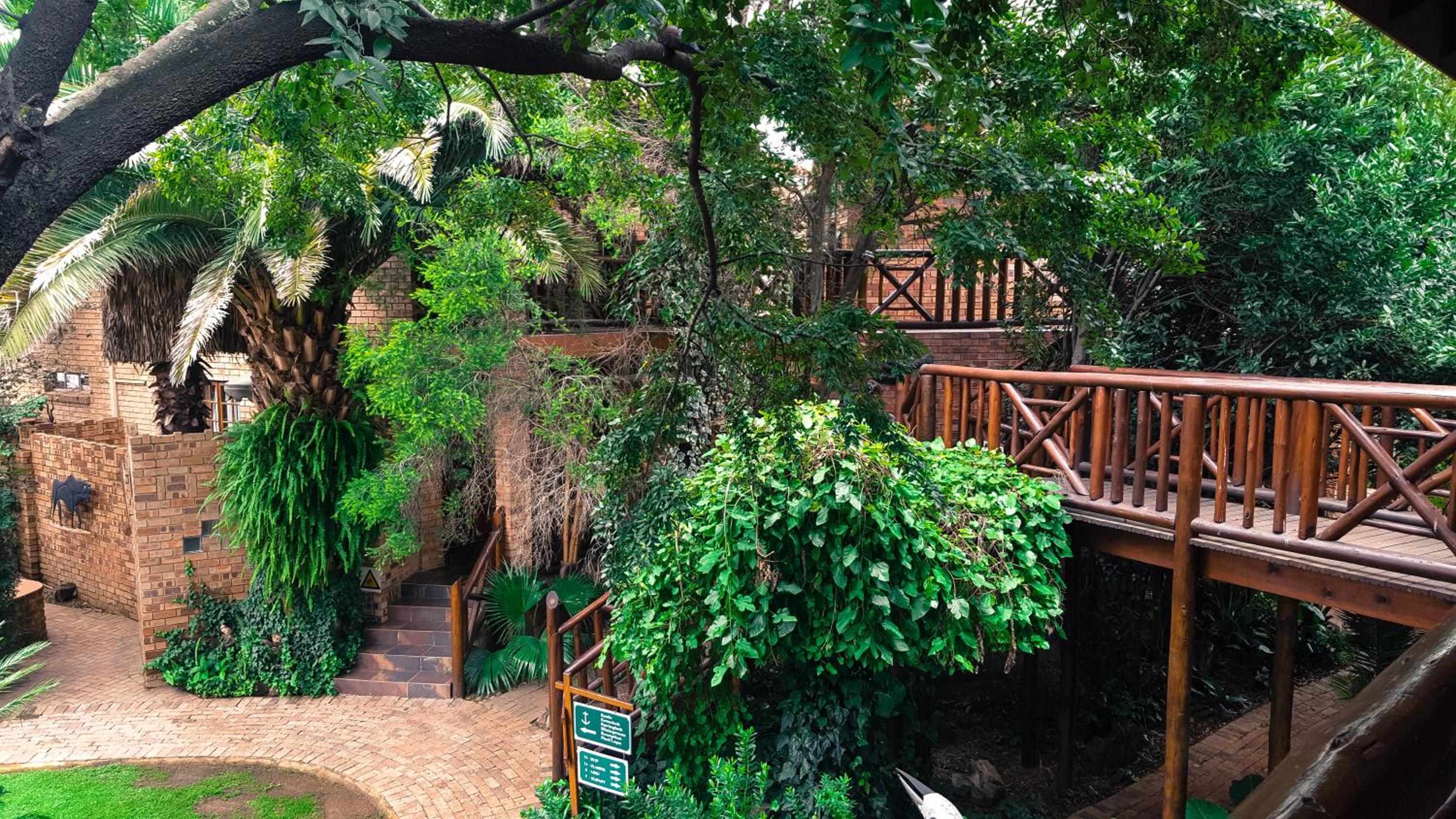 Aark Guest Lodge