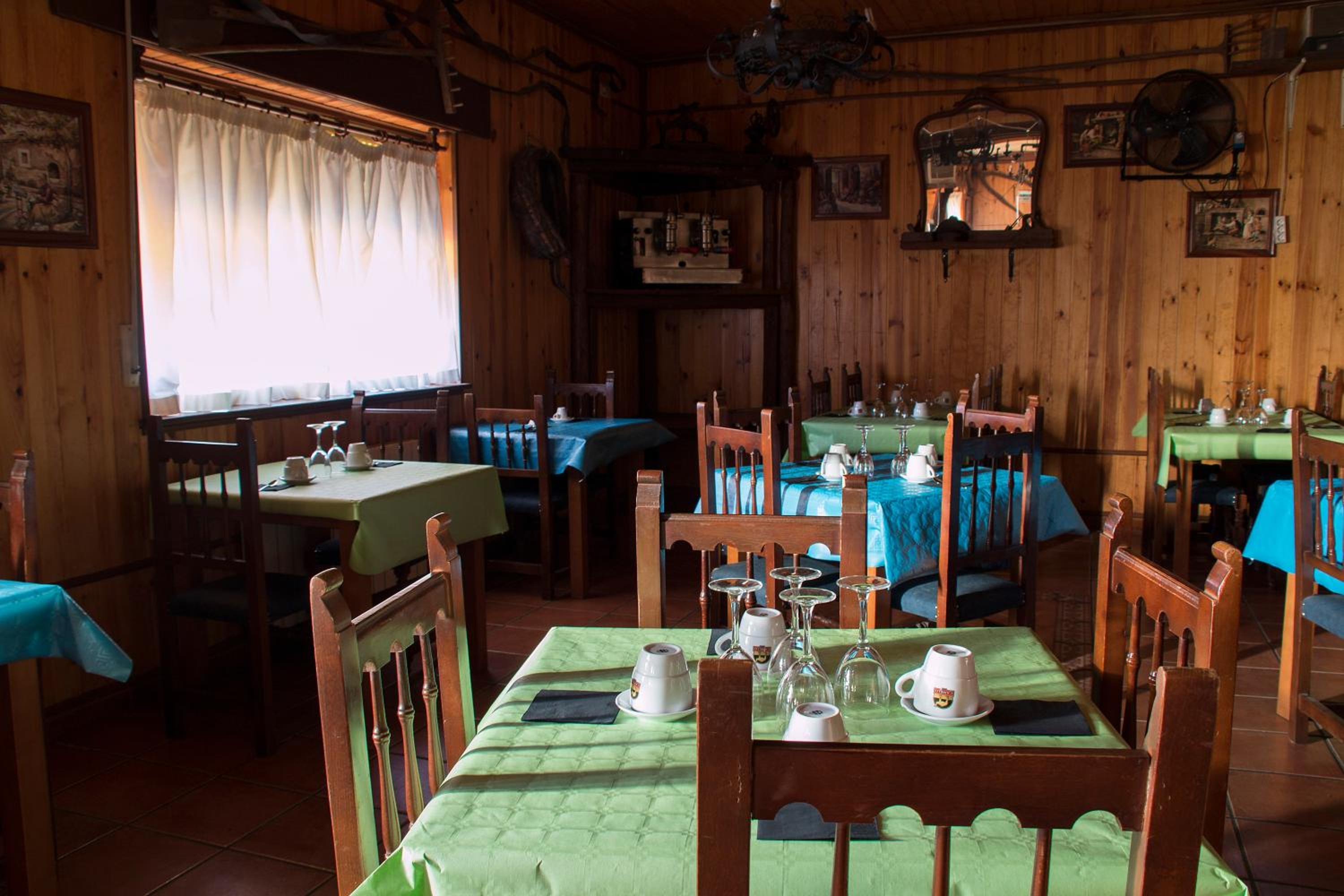 El Tirol en Cantagallo — dining