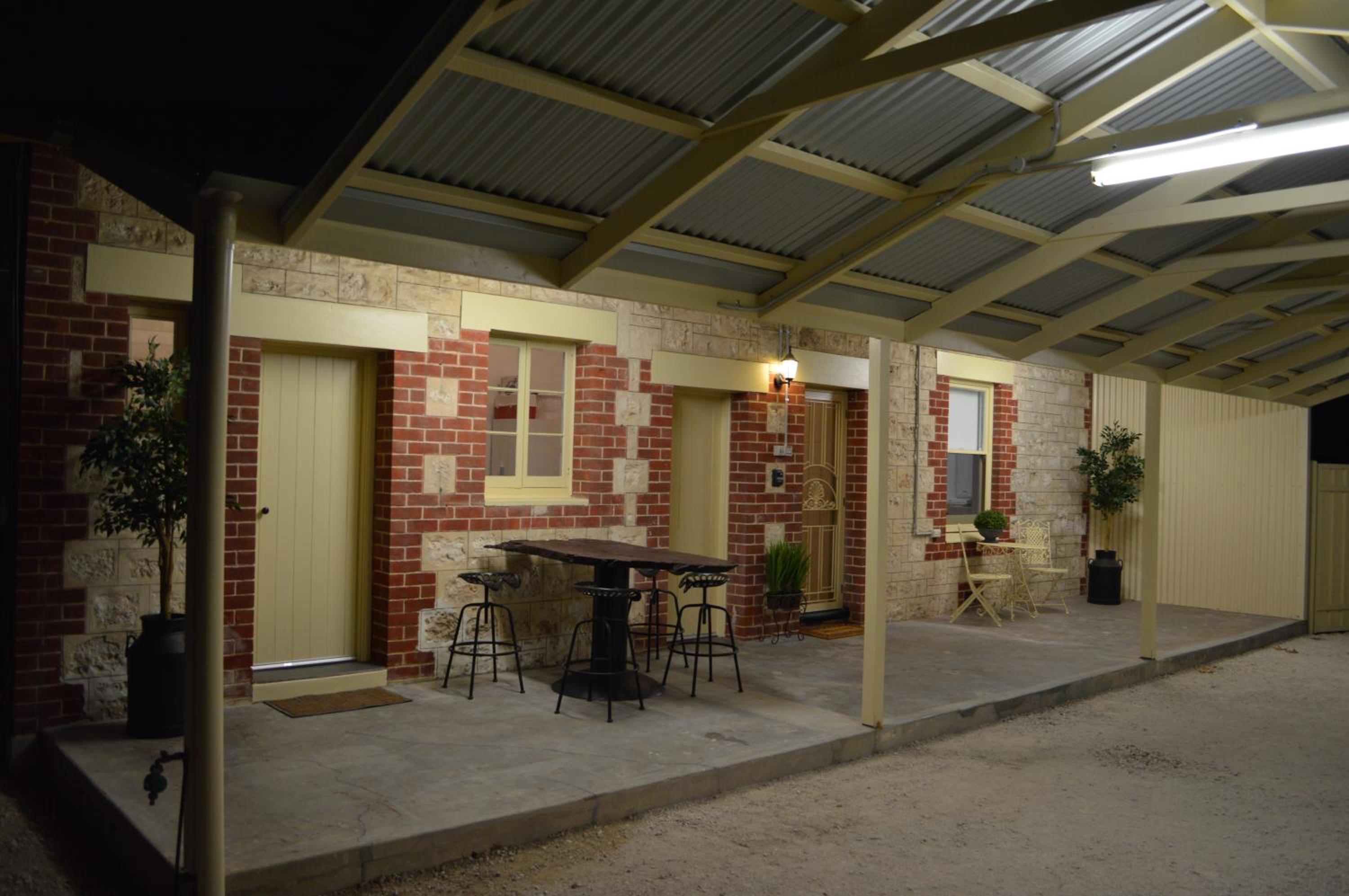 Two Cow Cottage Bed & Breakfast