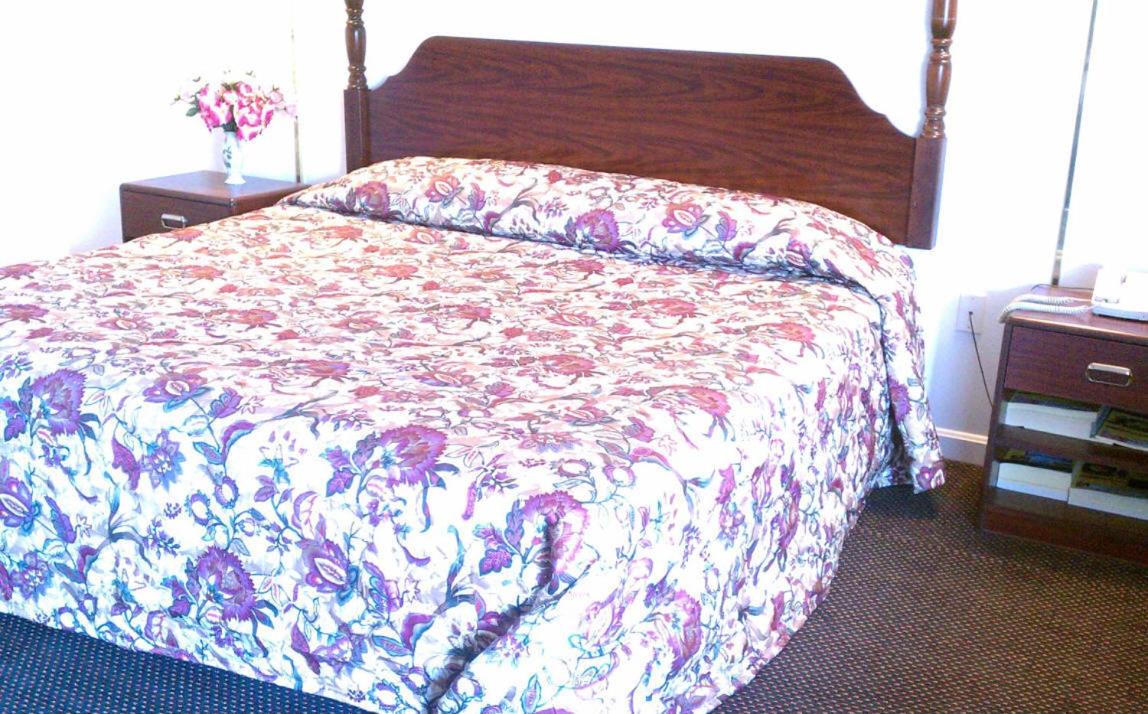 Valley Motel Pittsburgh view 4
