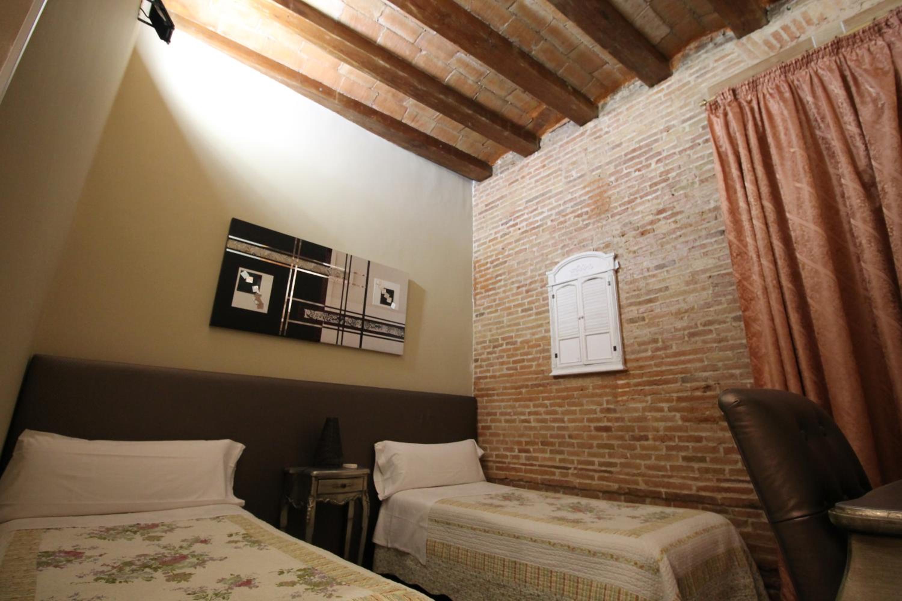 Hostal Orleans
