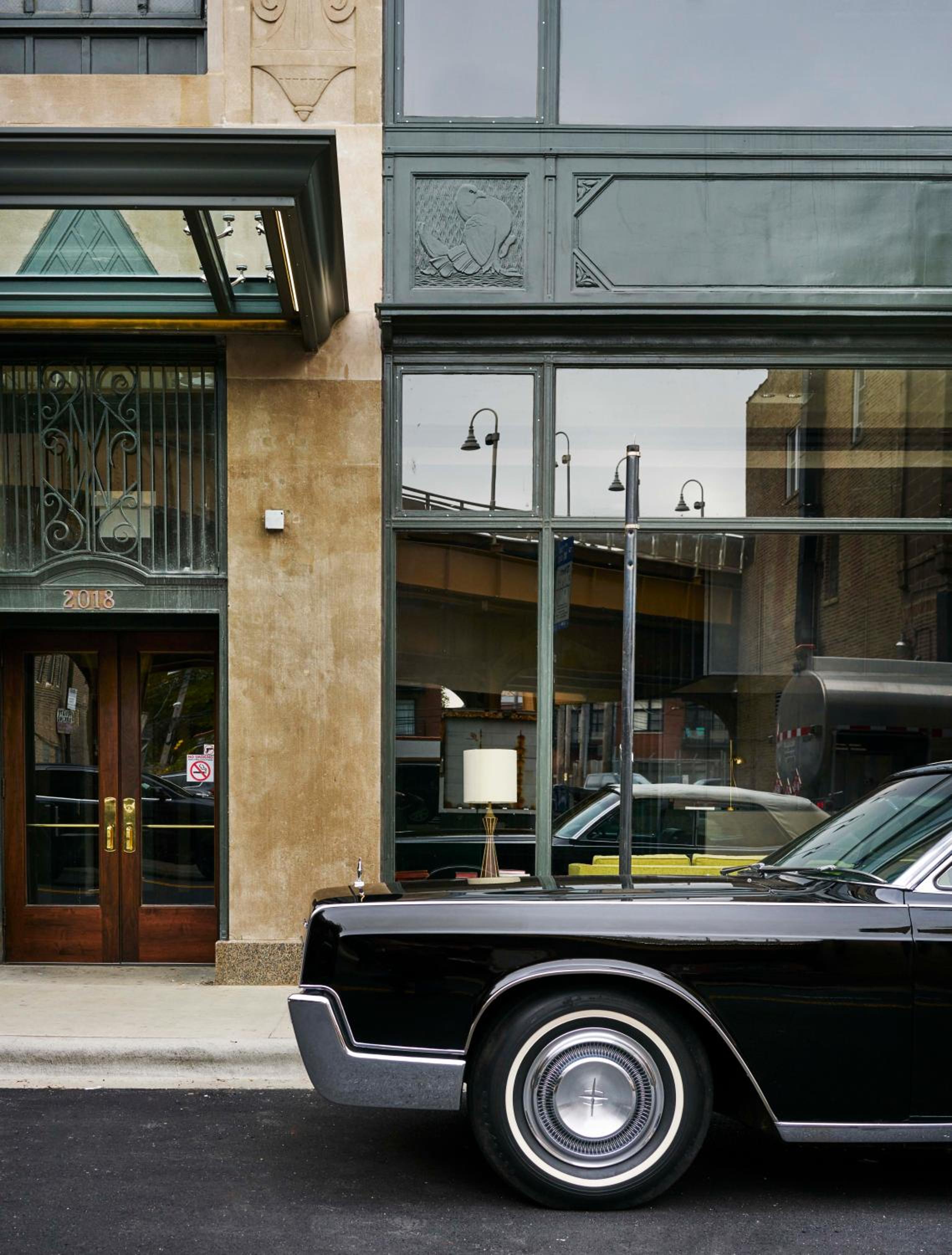 Hotel The Robey, Chicago, a Member of Design Hotels - Image 1