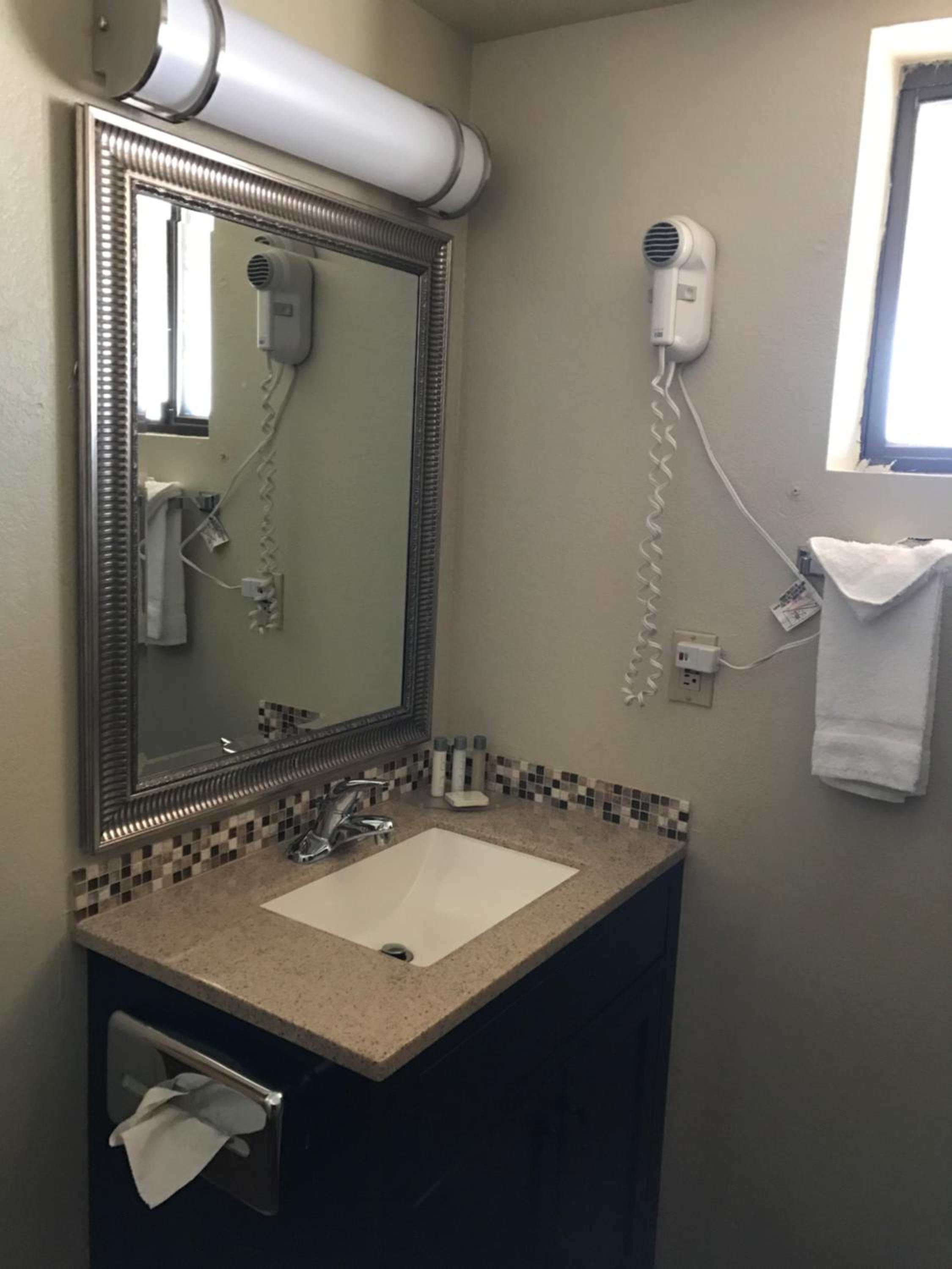 Motel In The Pines - Property Image 25