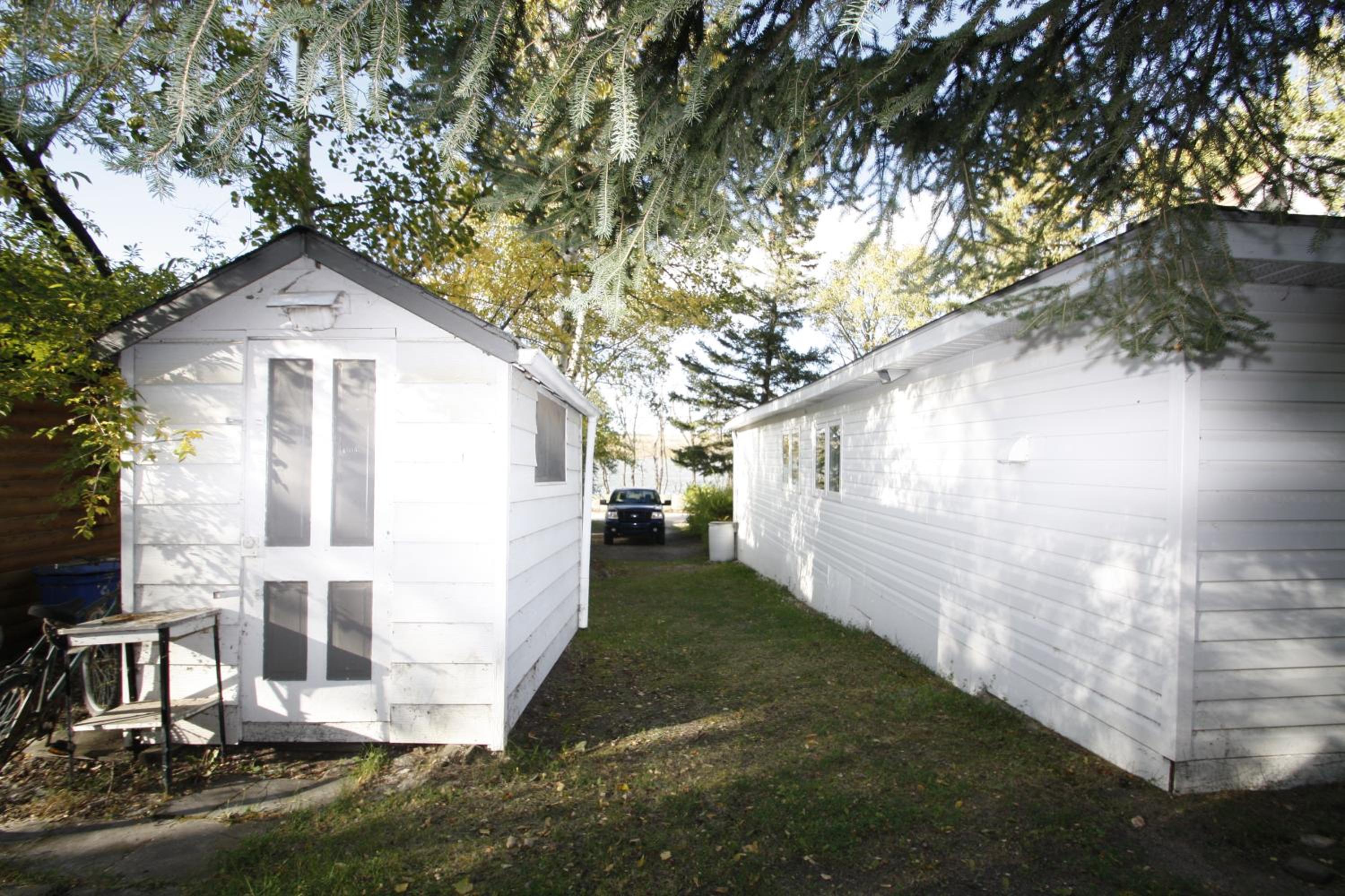 MANITOU BEACH COTTAGES by Prowess