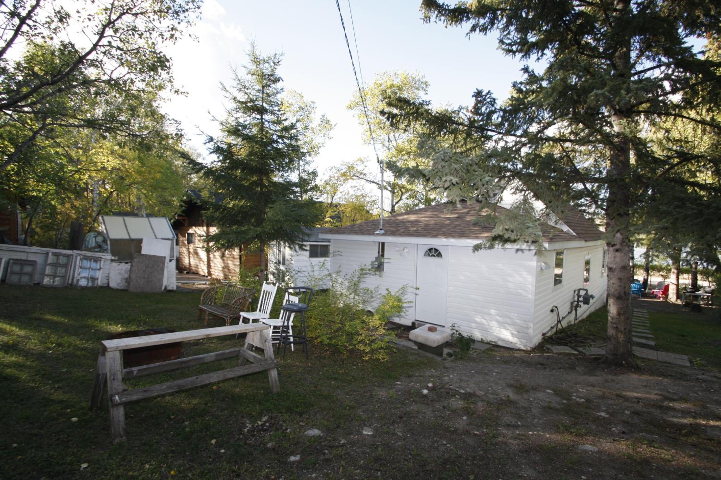 MANITOU BEACH COTTAGES by Prowess