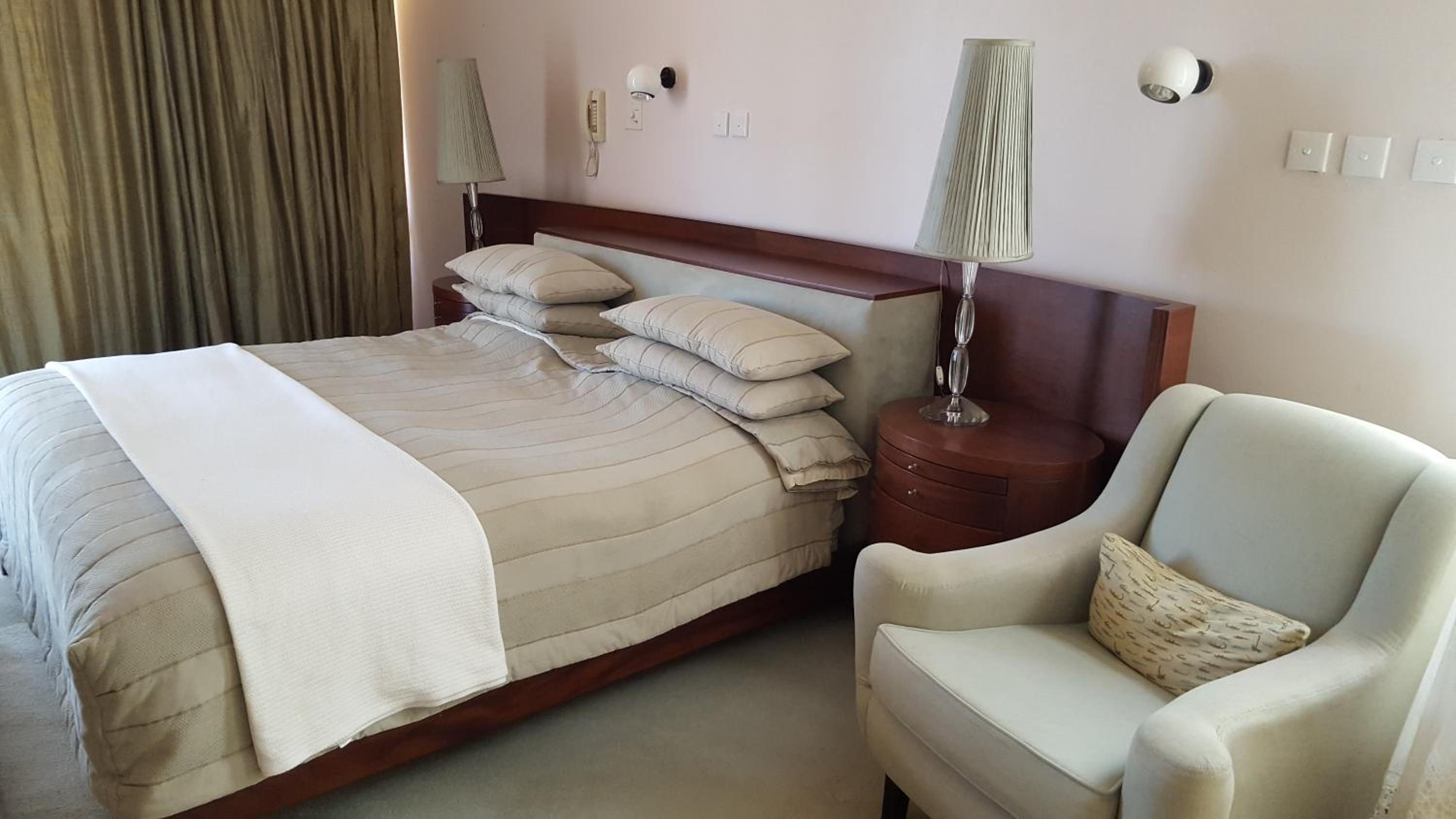 Bokmakierie Country Lodge view 4